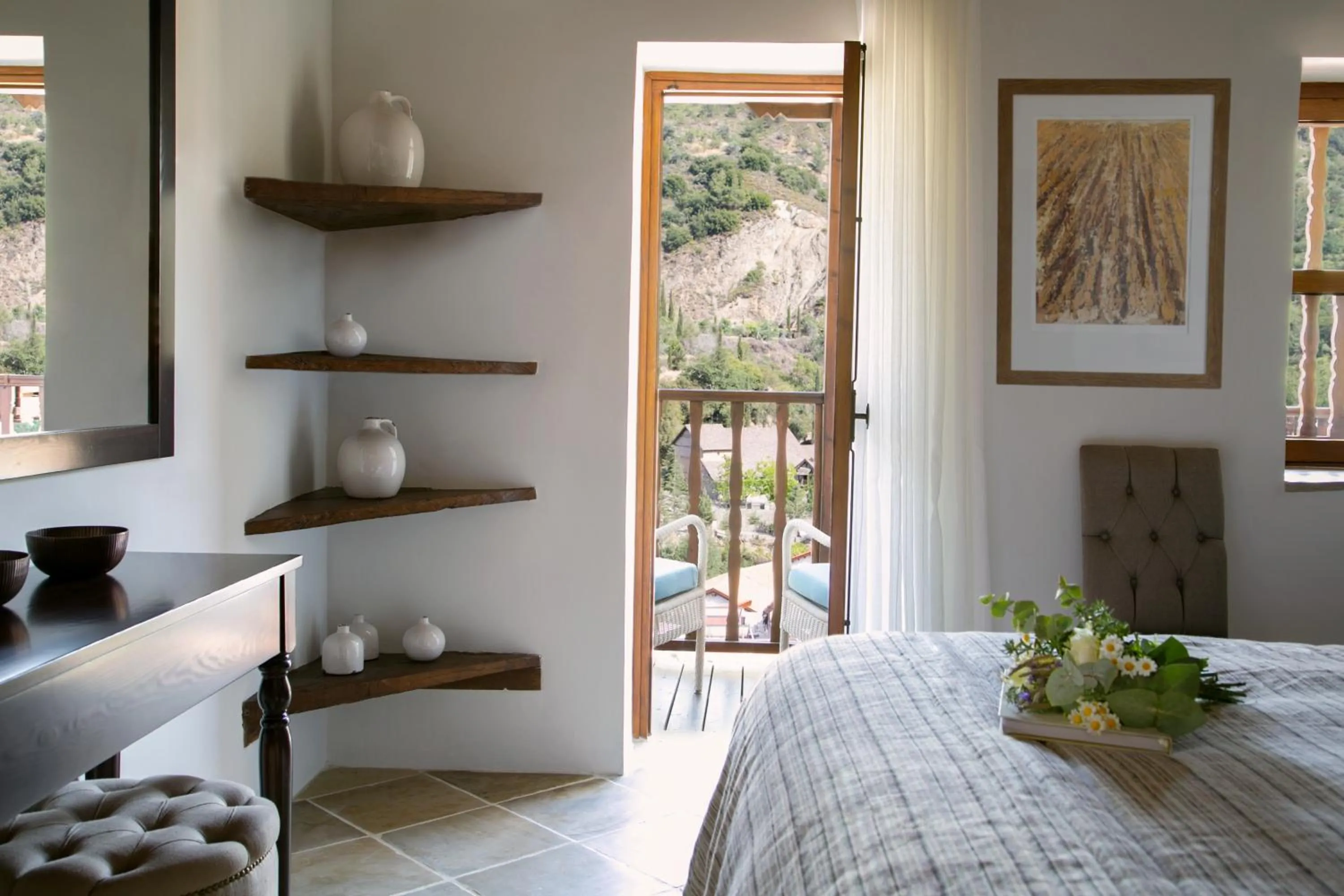 Superior Suite with Spa Use in Casale Panayiotis