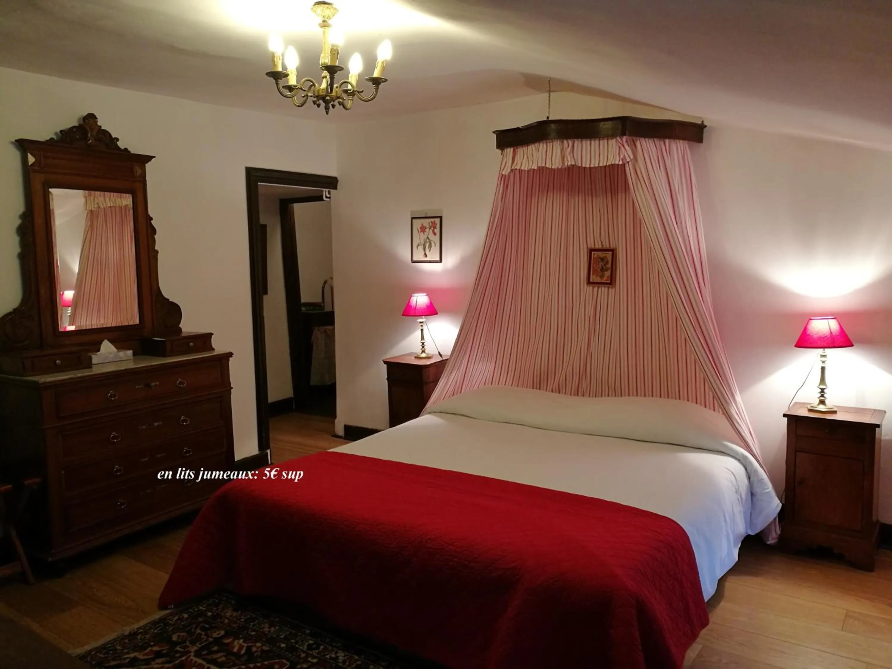 Traditional Suite - Triple in Hotel Logis - Chateau de Beauregard