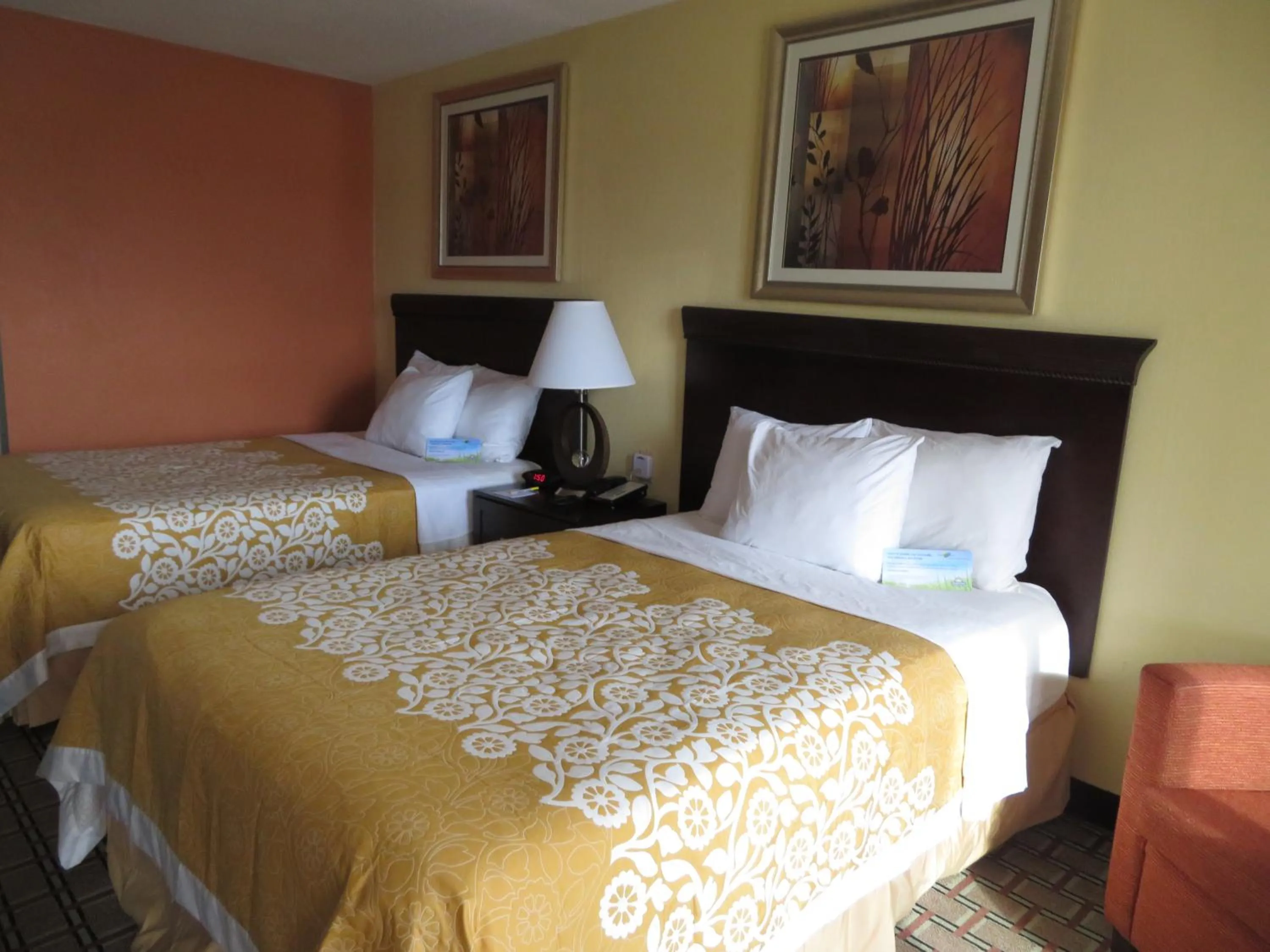 Double Room with Two Double Beds - Smoking in Days Inn by Wyndham Blytheville