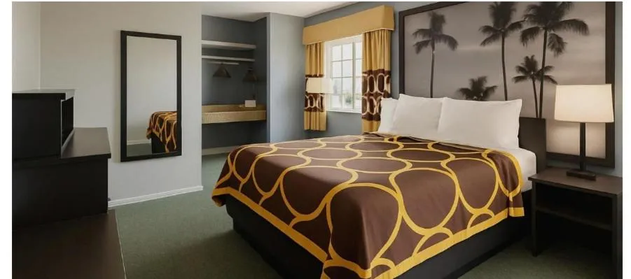 King Room - Mobility/Hearing Accessible - Non-Smoking in Super 8 by Wyndham Bakersfield South CA