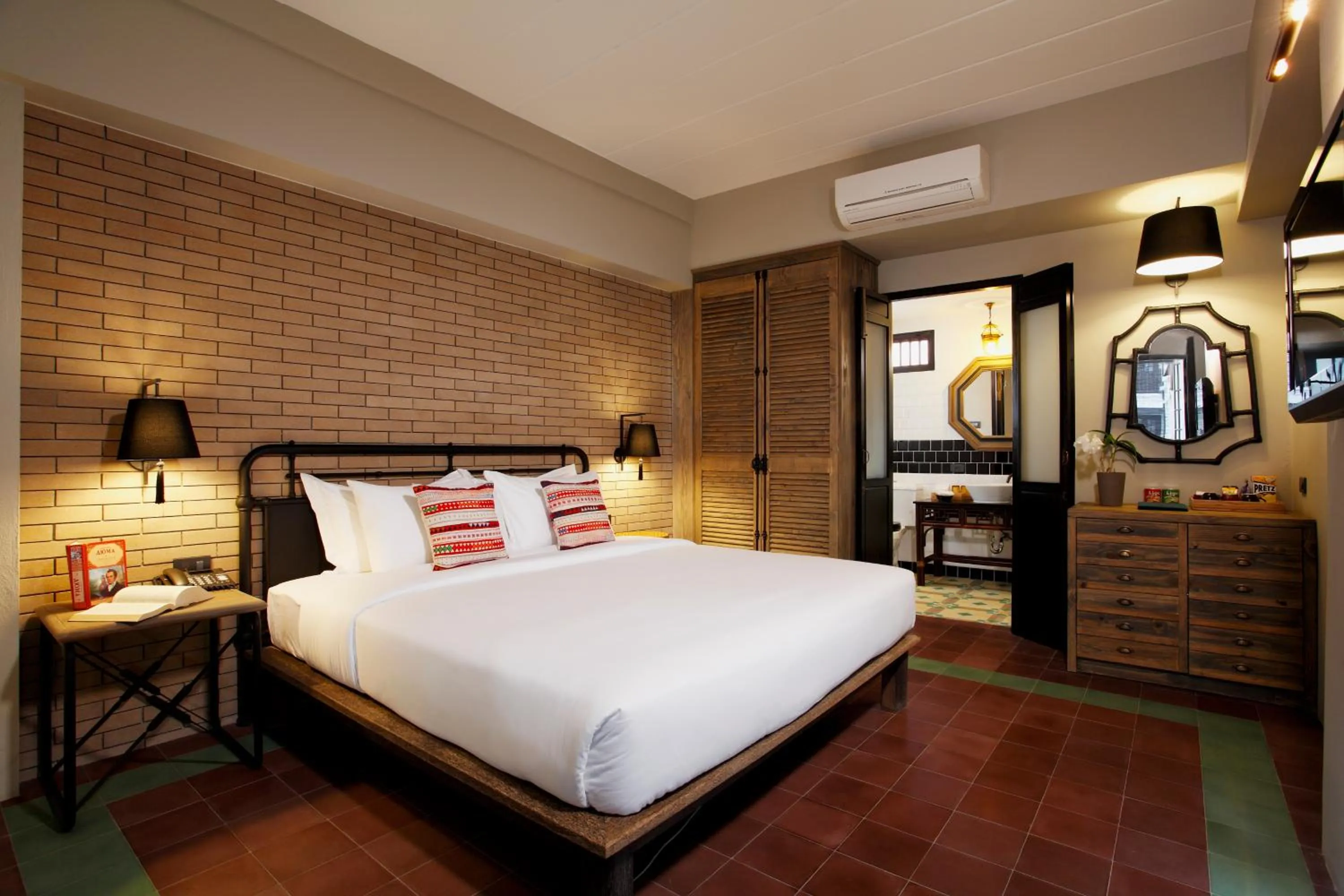 Deluxe Double Room - Non-Smoking in Baan Chart