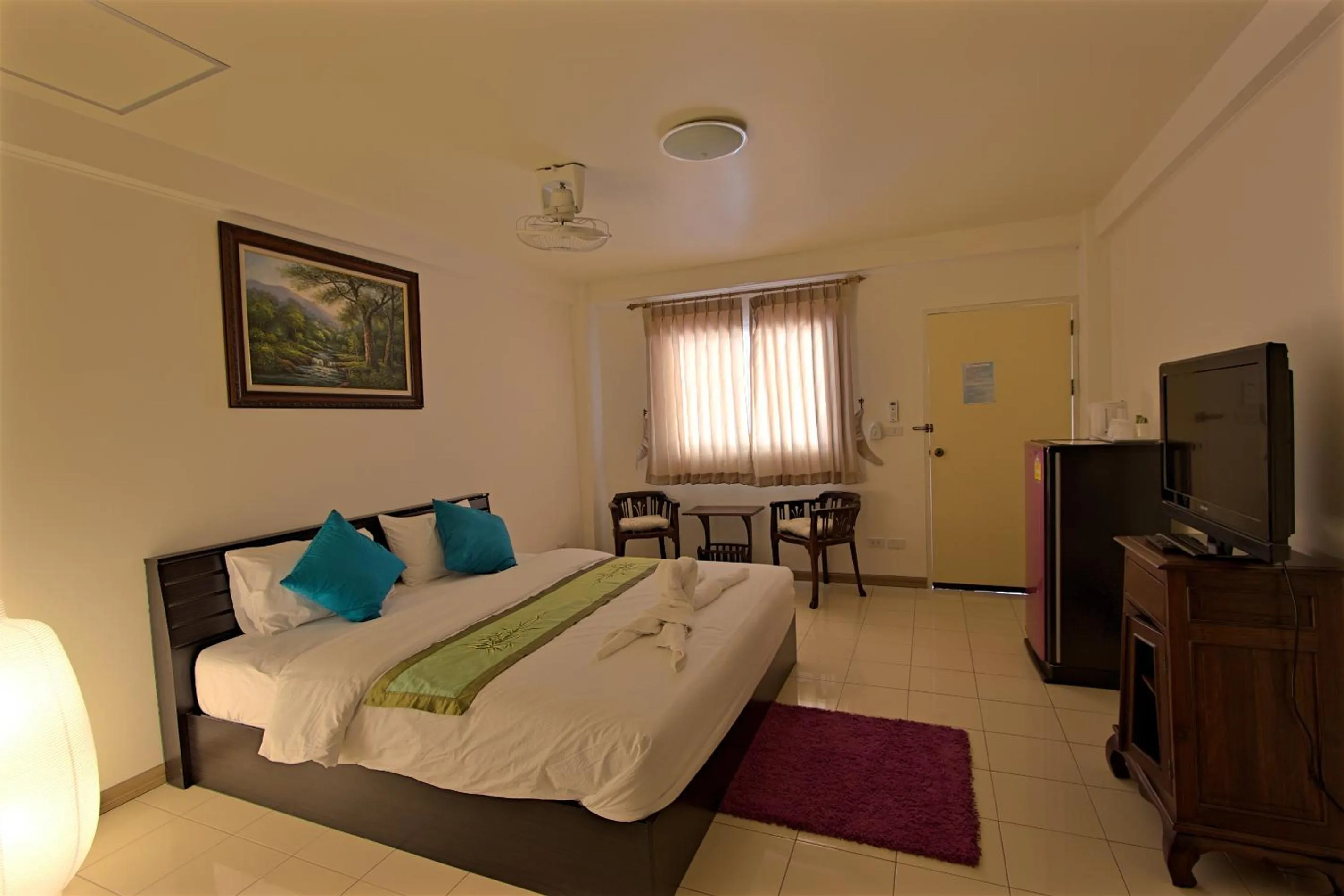 Deluxe Double Room in Charn Residence