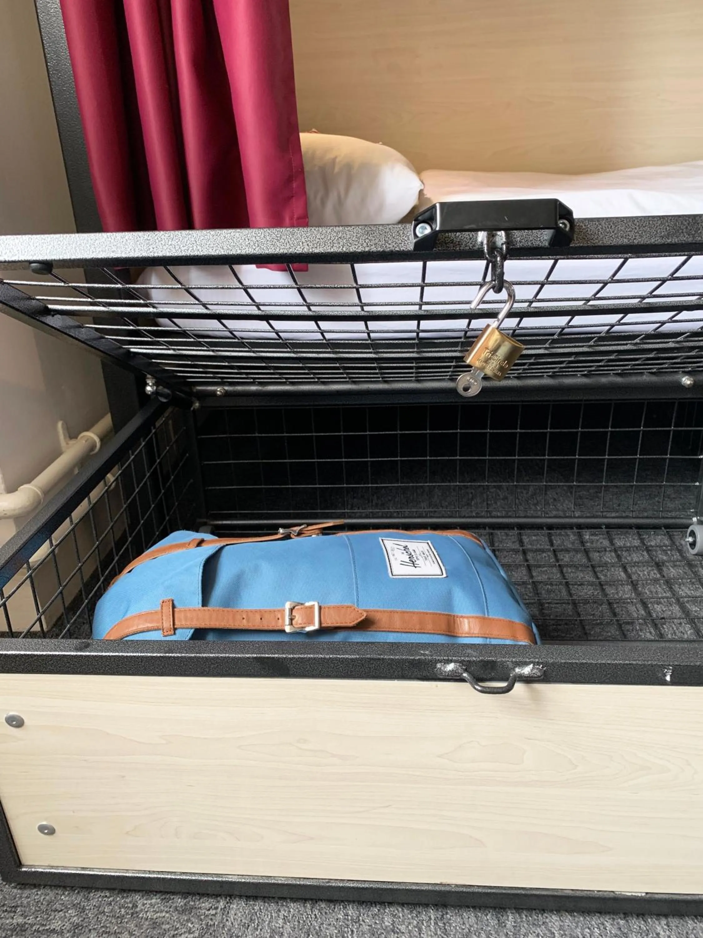 6 Bed Private Room Ensuite in Kinlay Hostel Eyre Square