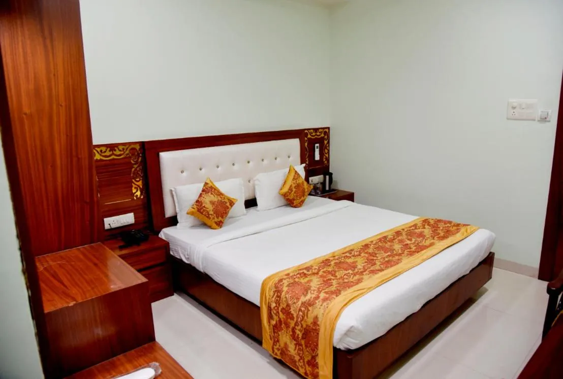 Deluxe Room in Hotel Simran Pride, Raipur