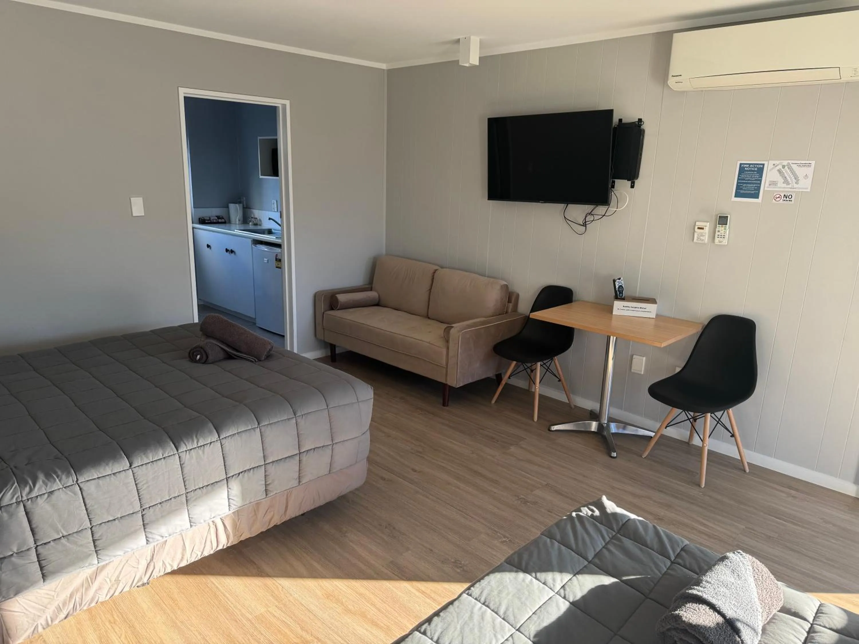 Twin Studio in Gothic Heights Motel