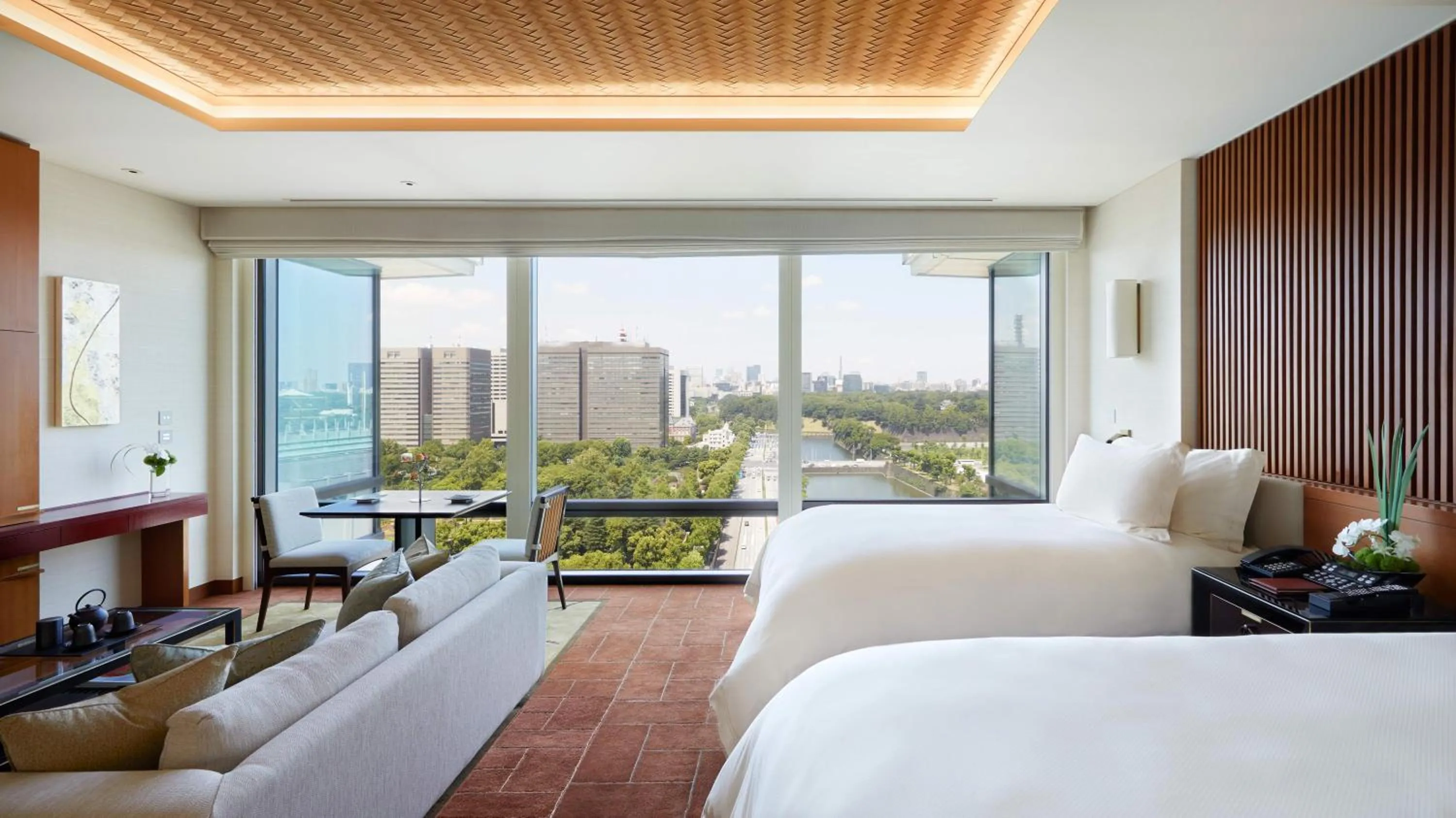 Grand Premier Twin Room with Park View in The Peninsula Tokyo