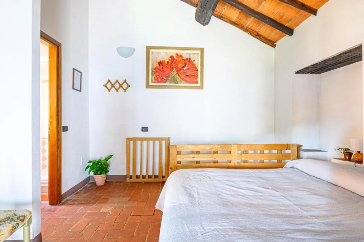 Apartment with Terrace in Agriturismo Pian di Fiume