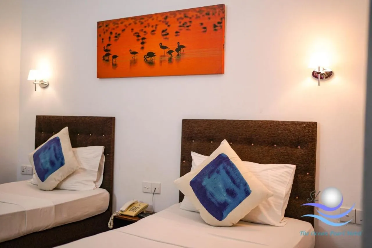 Standard Twin Room in The Ocean Pearl Hotel Negombo
