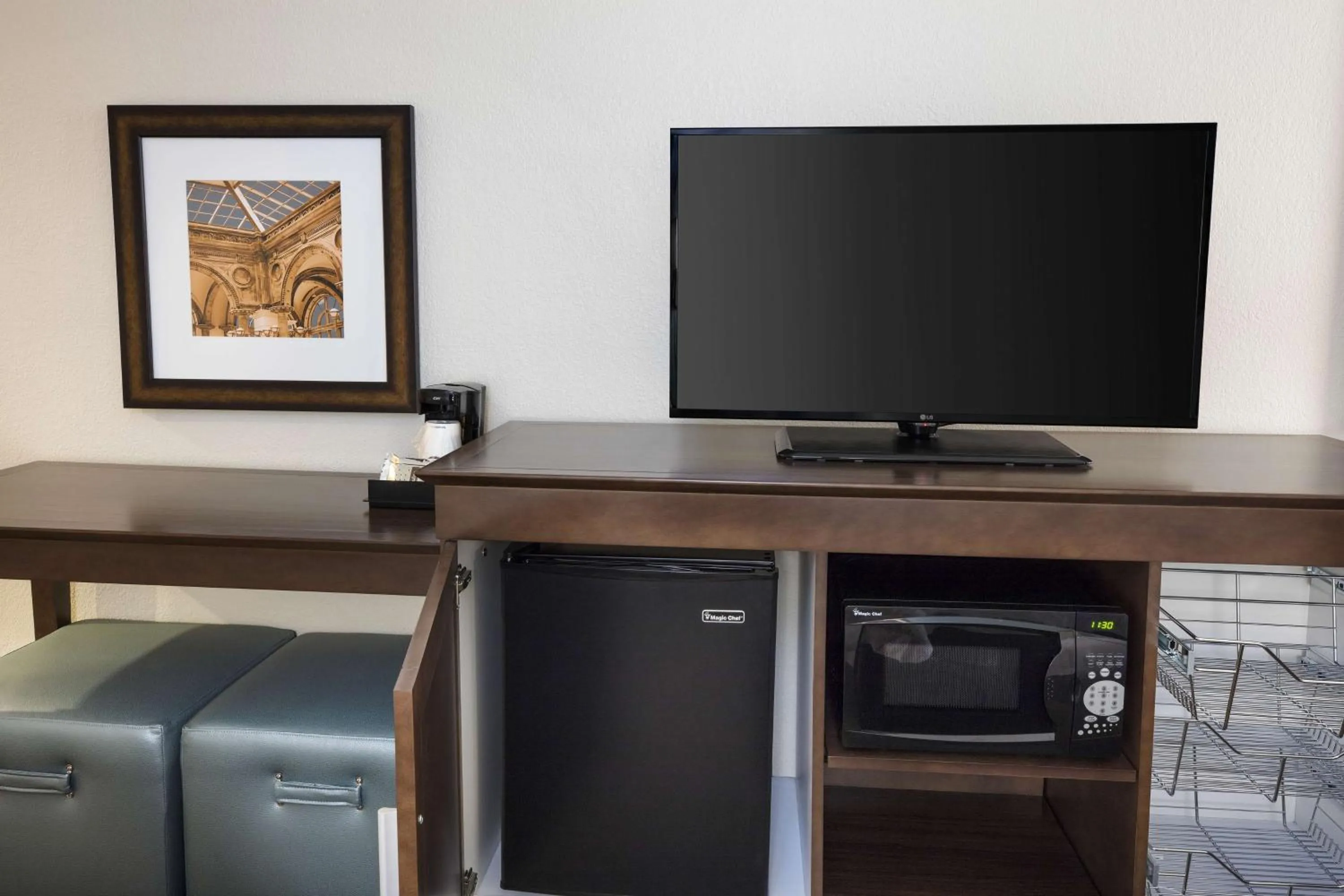 King Room - Hearing Access in Hampton Inn West Palm Beach Central Airport