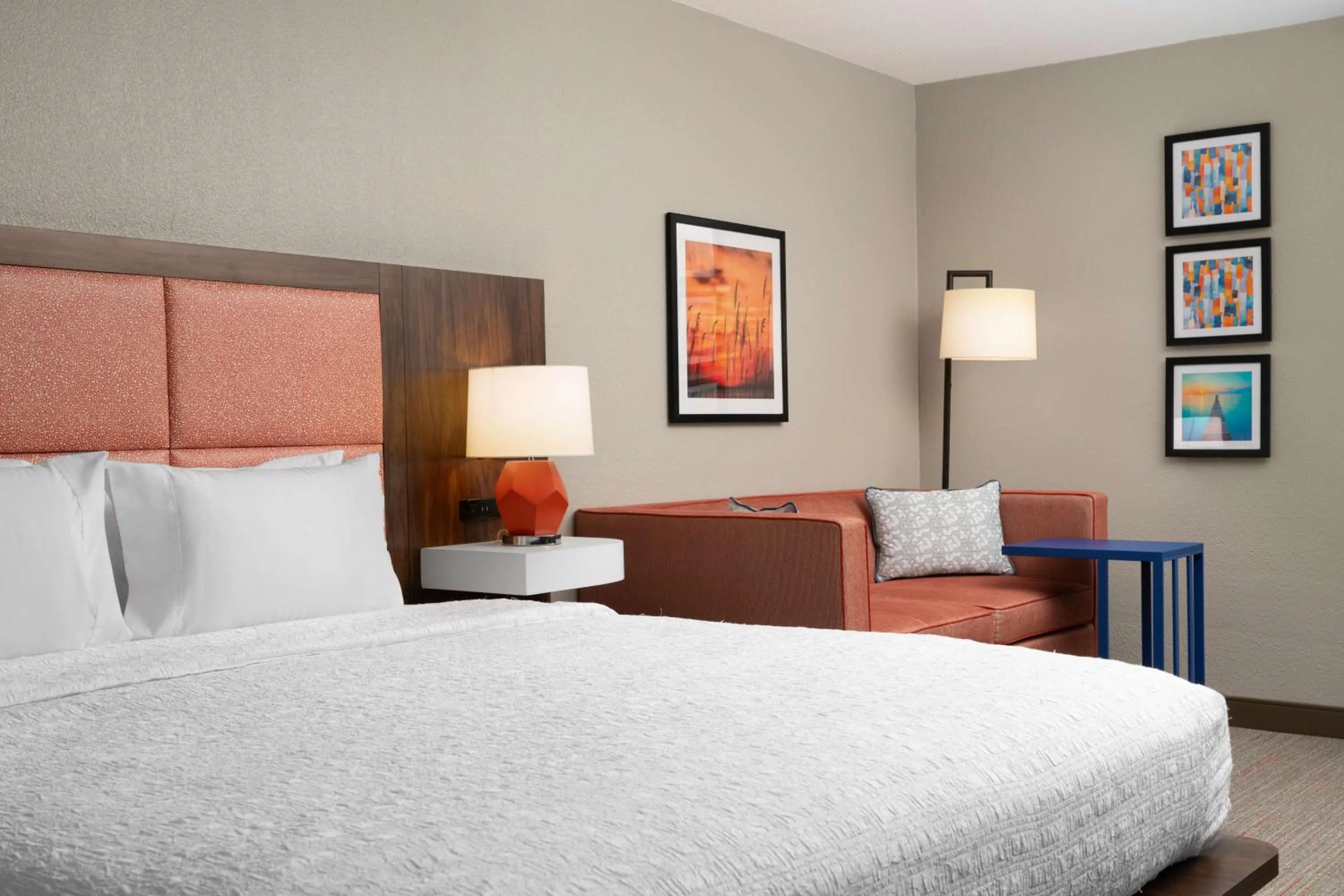 King Room with Sofa Bed and Study - Non-Smoking in Hampton Inn Norfolk/Virginia Beach