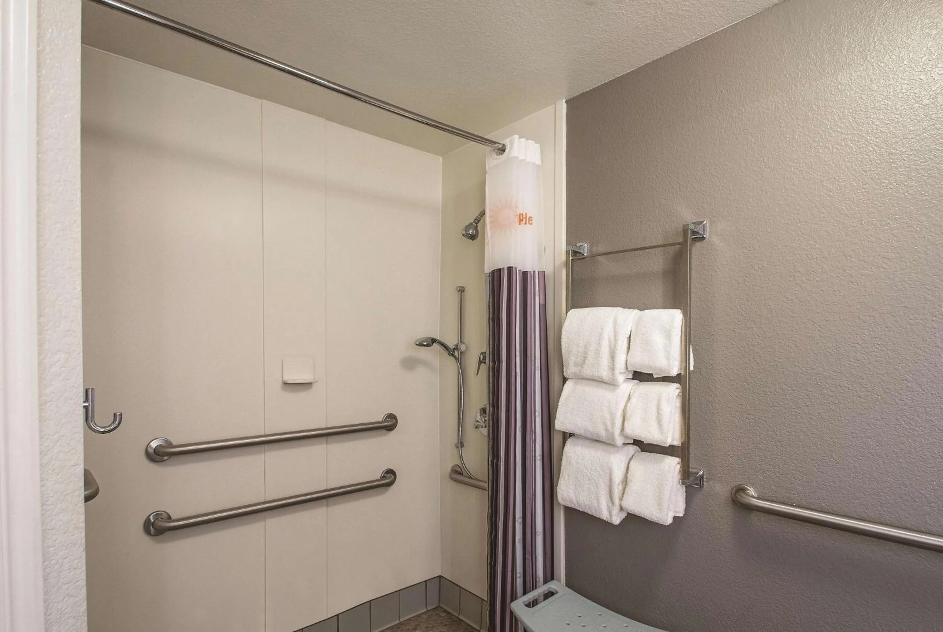 King Room - Disability Access in La Quinta by Wyndham Orem University Pwy Provo