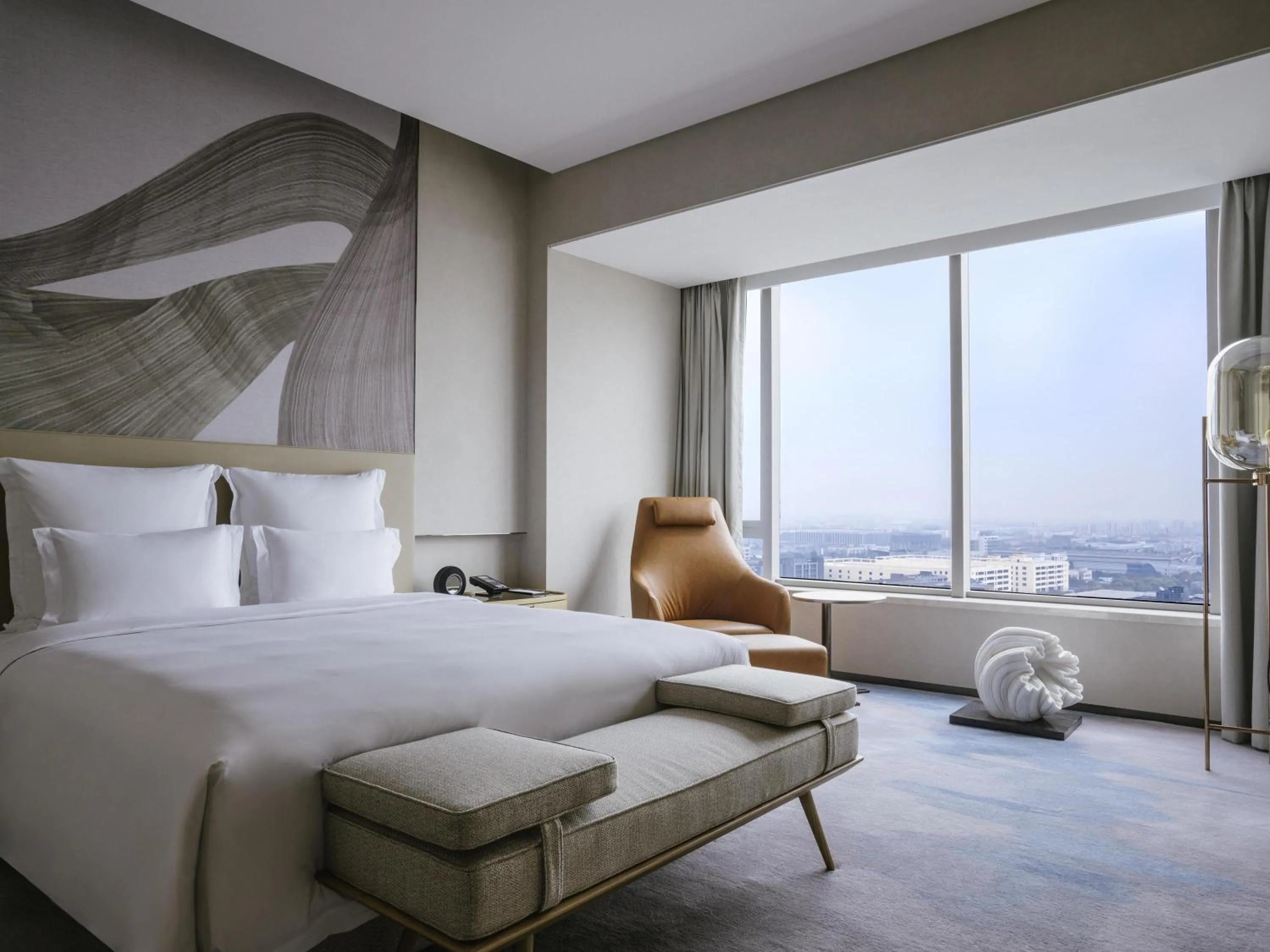 Deluxe King Suite with City View - Lounge Access in Pullman Shanghai Qingpu Excellence