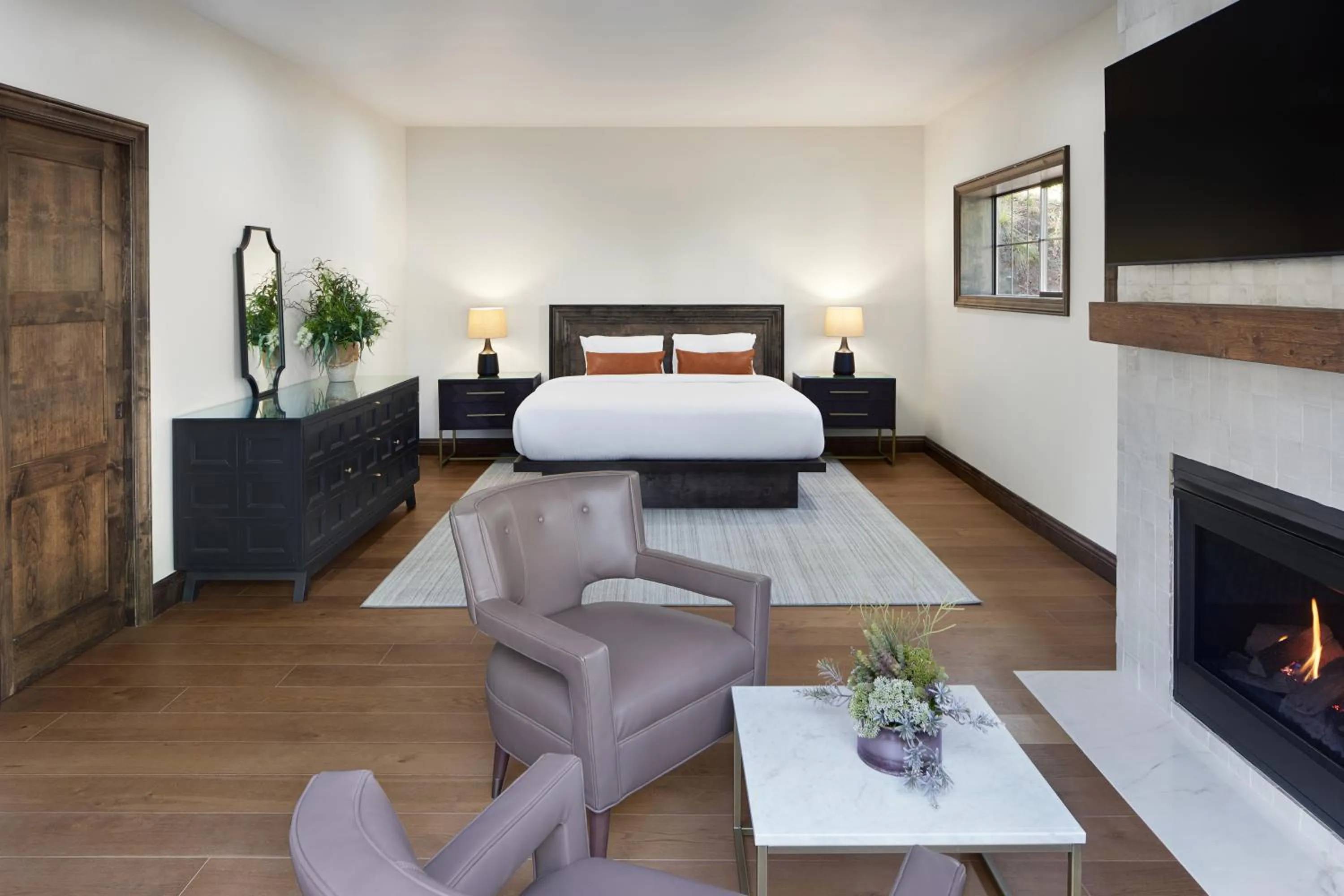 Garden King Room with Patio in Kenwood Inn & Spa