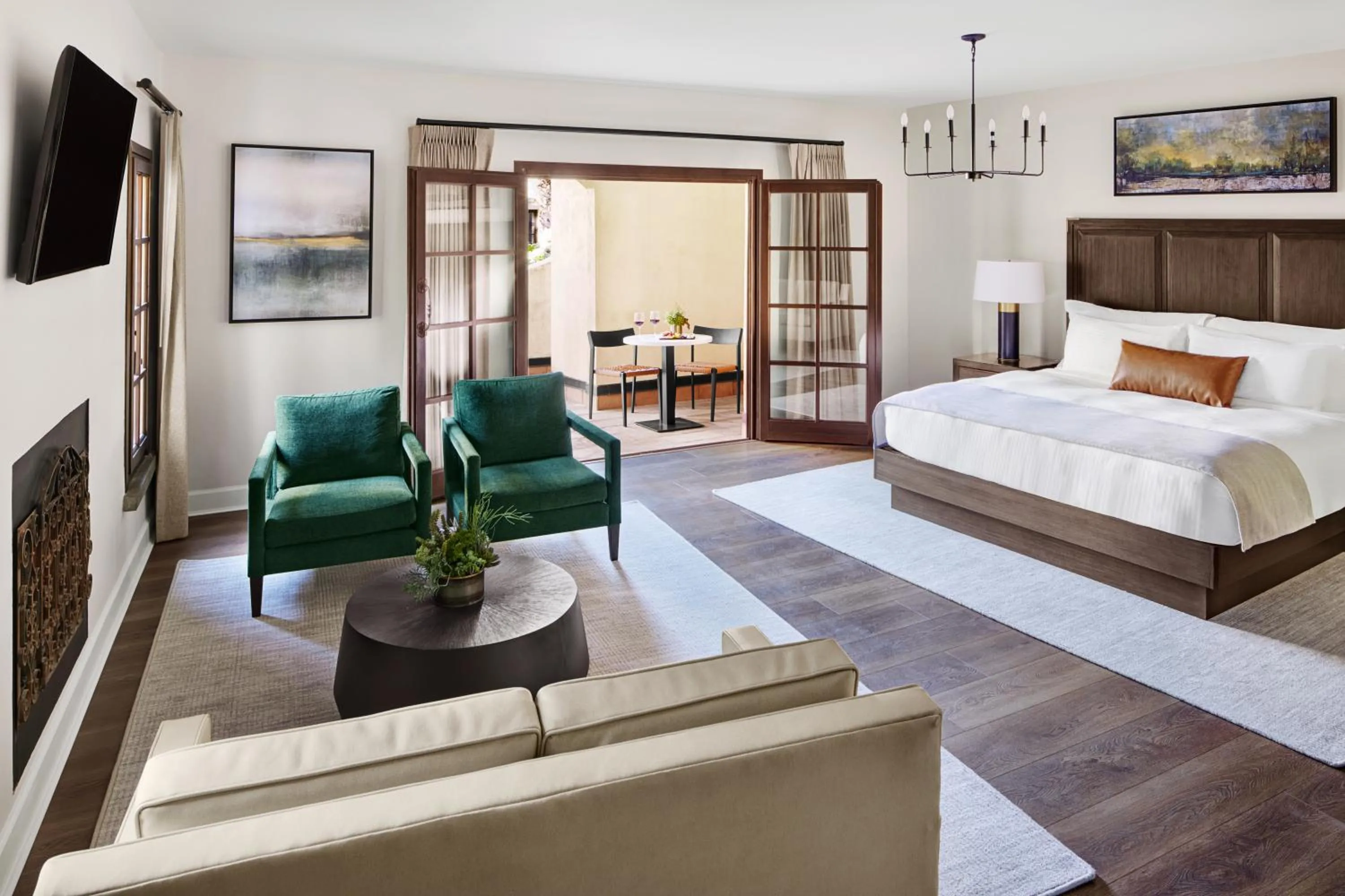 Grand King Room with Patio in Kenwood Inn & Spa