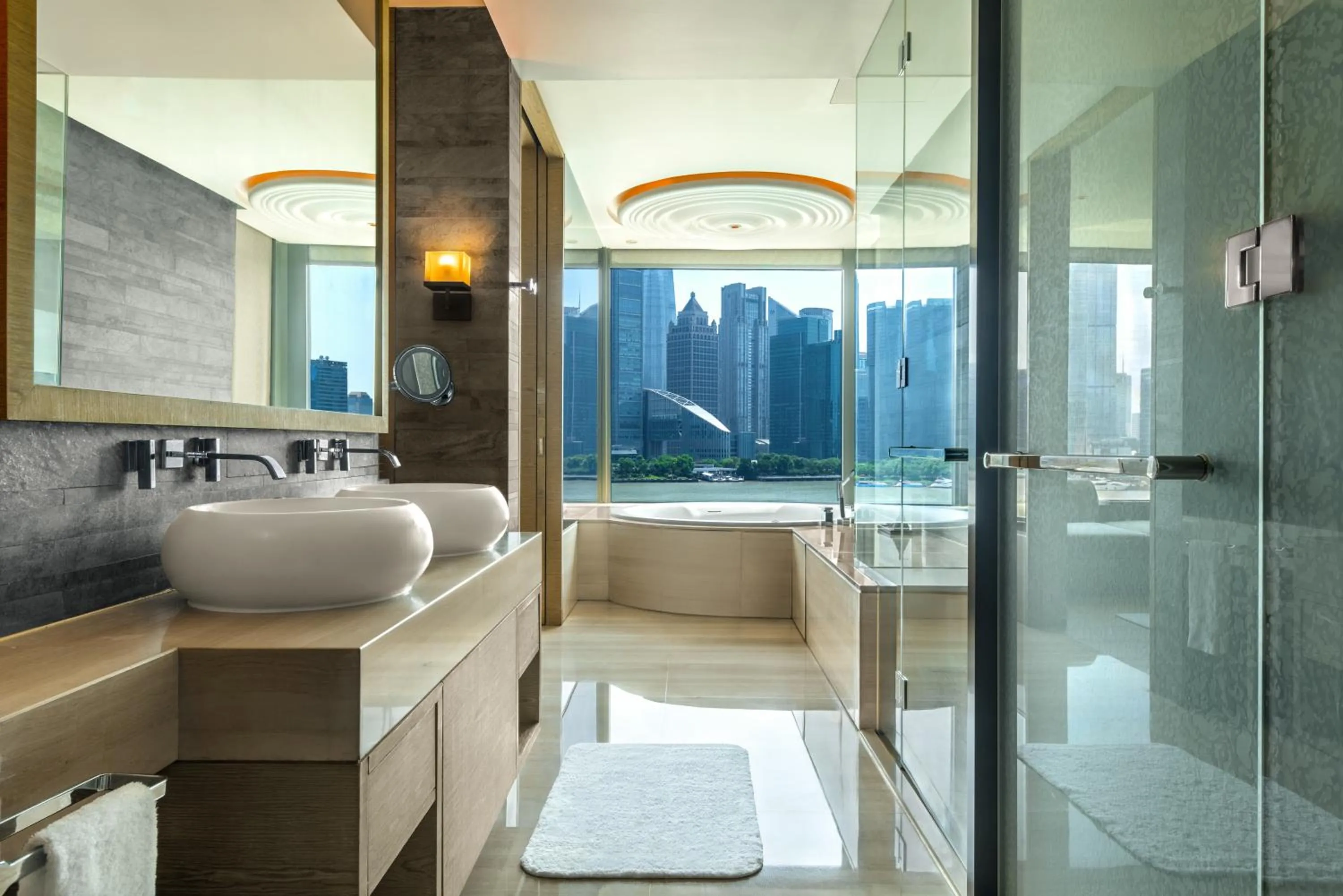 Grand Riverside Suite in Banyantree Shanghai On the Bund - Tales rooftop bar boasts a jaw-dropping panoramic vista