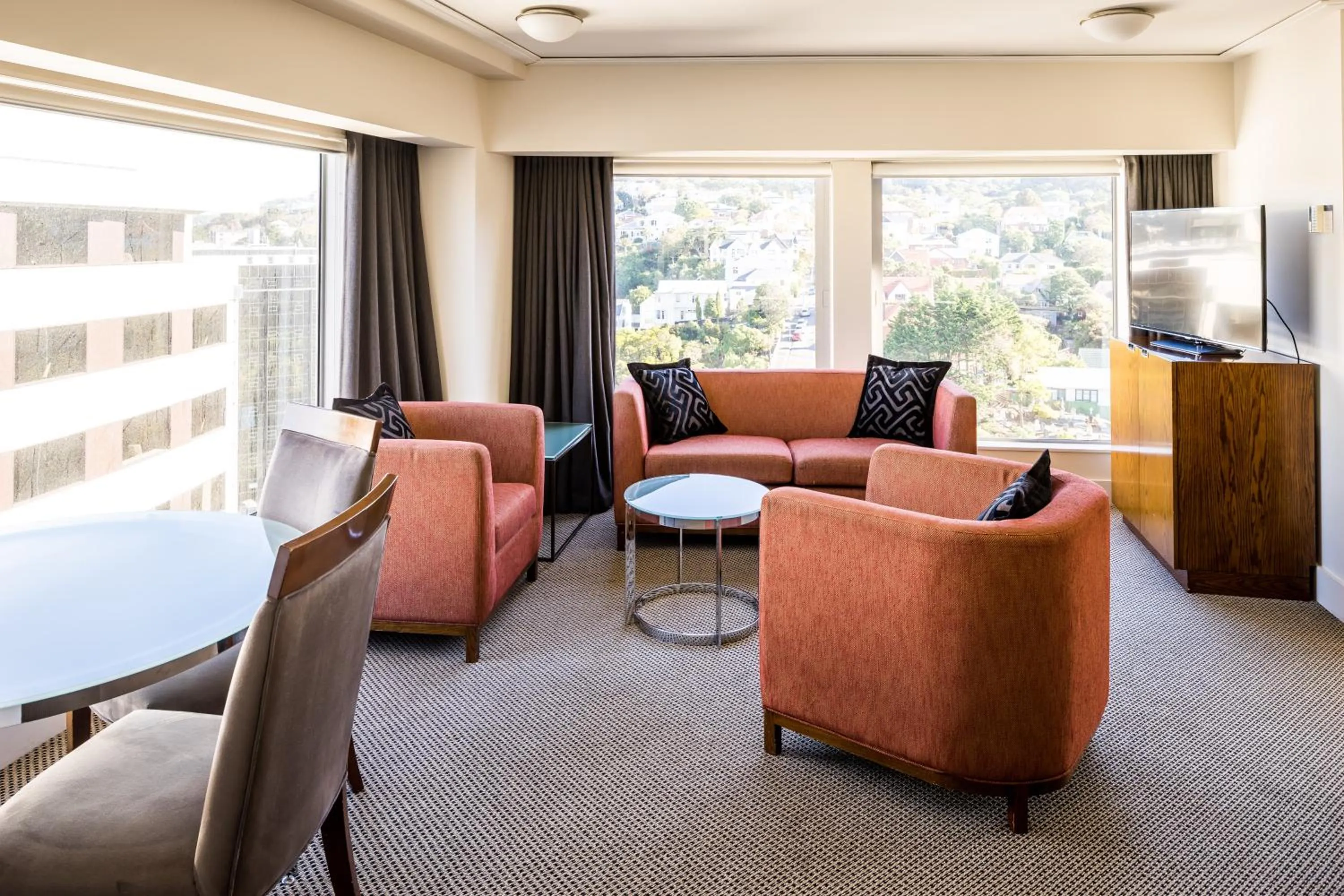 Two-Bedroom Suite with Two Bathrooms in Bolton Hotel