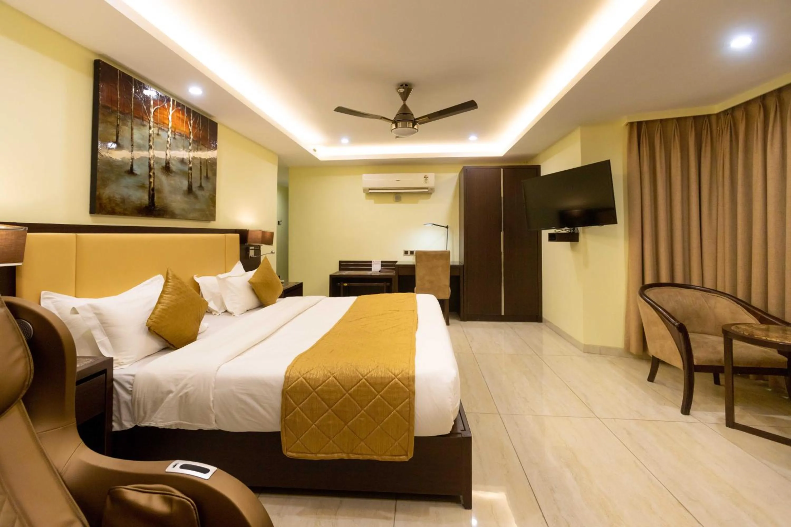 Superior Double Room - single occupancy in Hotel Godwin - Colaba