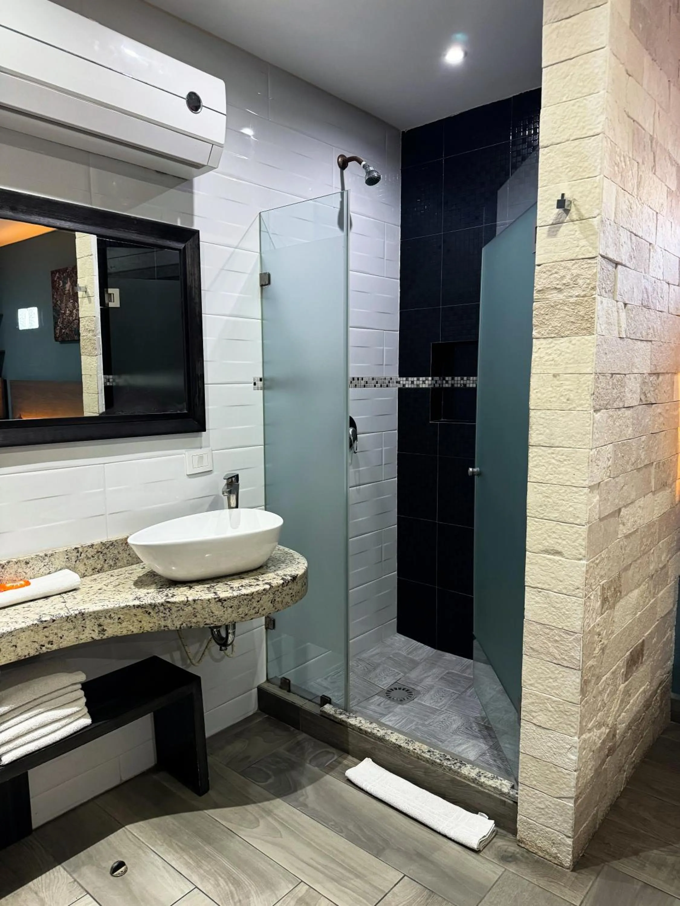 Standard Twin Room in Illusion Xpress I Attraction Hotel Deluxe