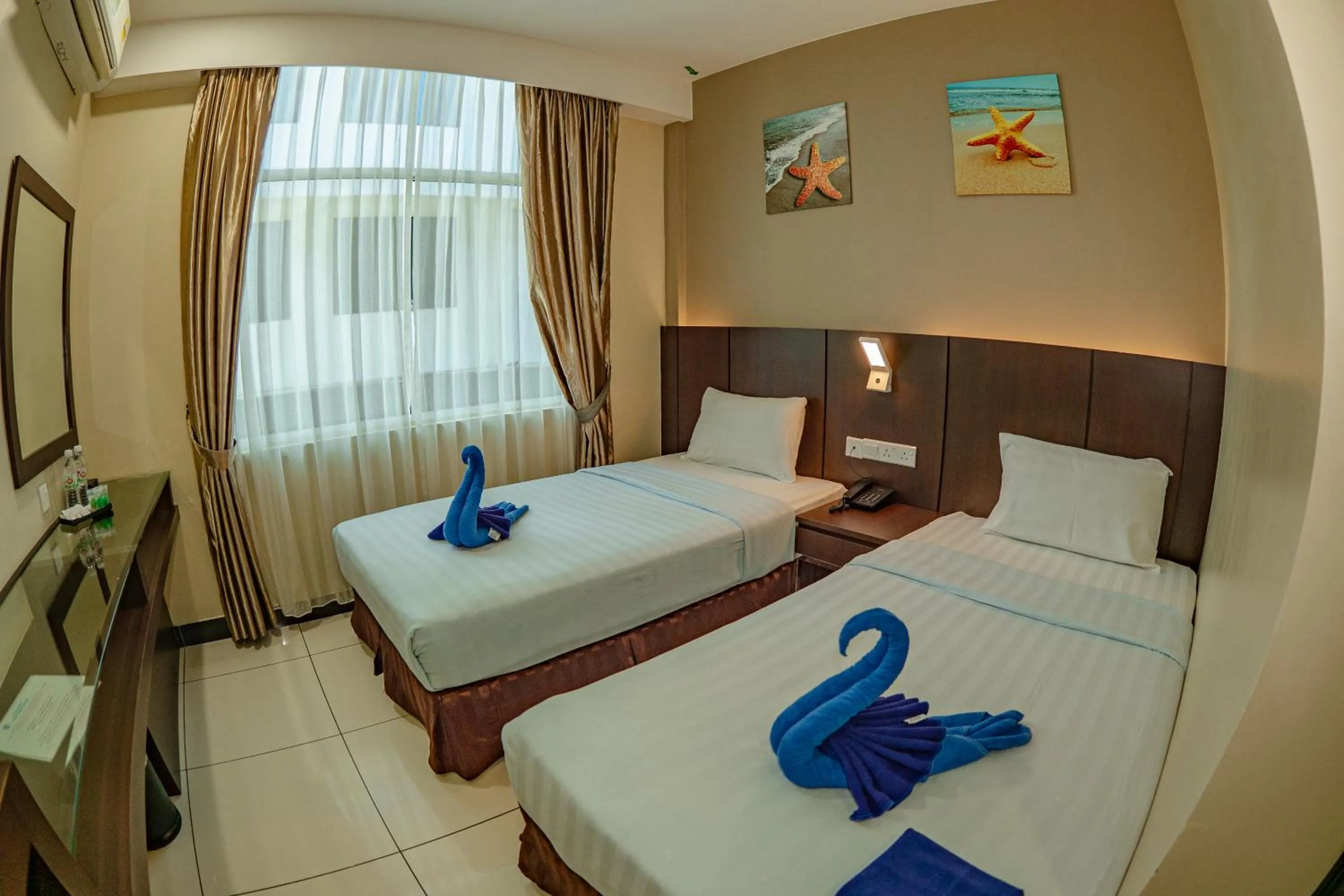 Standard Twin in Wave View Hotel