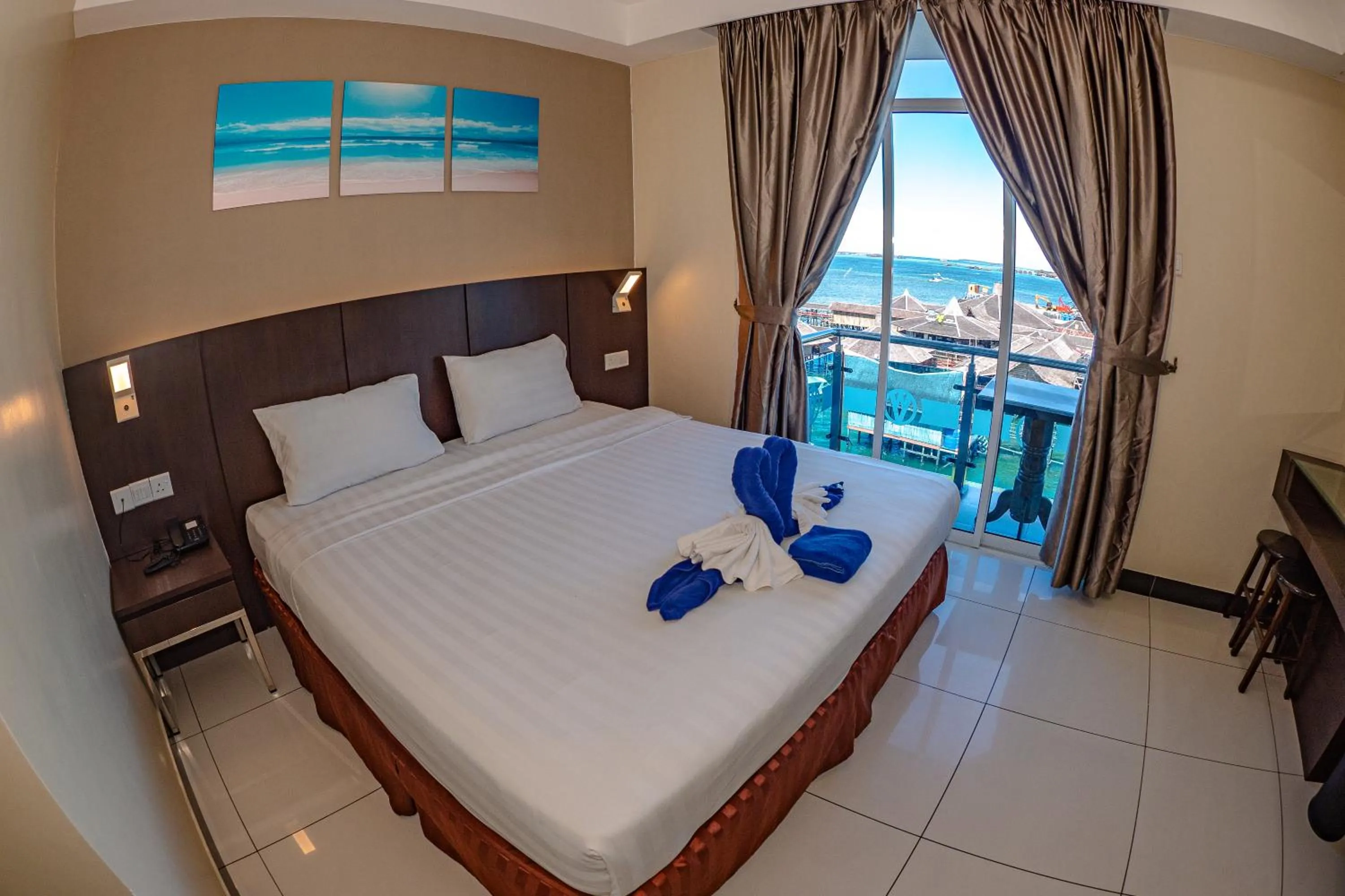 Seaview King in Wave View Hotel