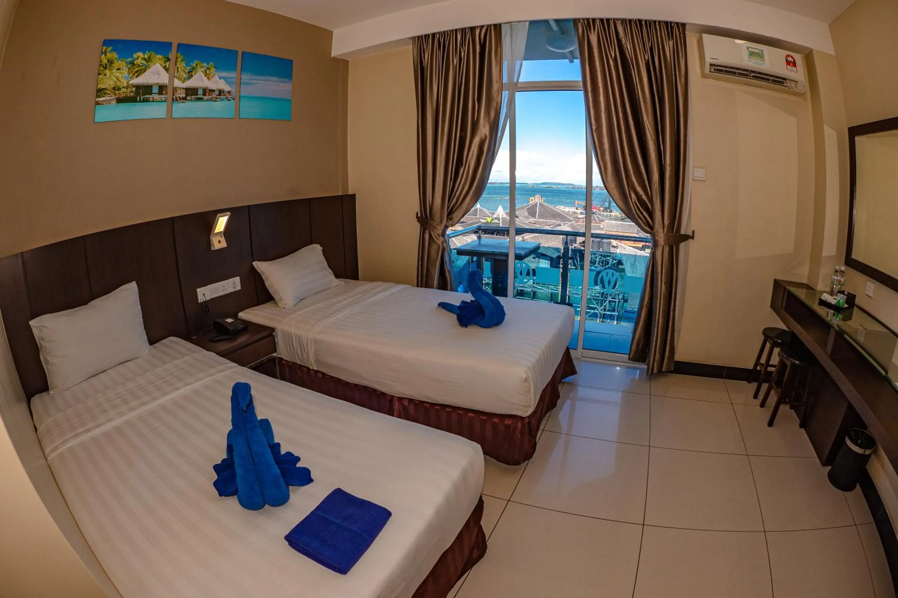 Seaview Twin in Wave View Hotel