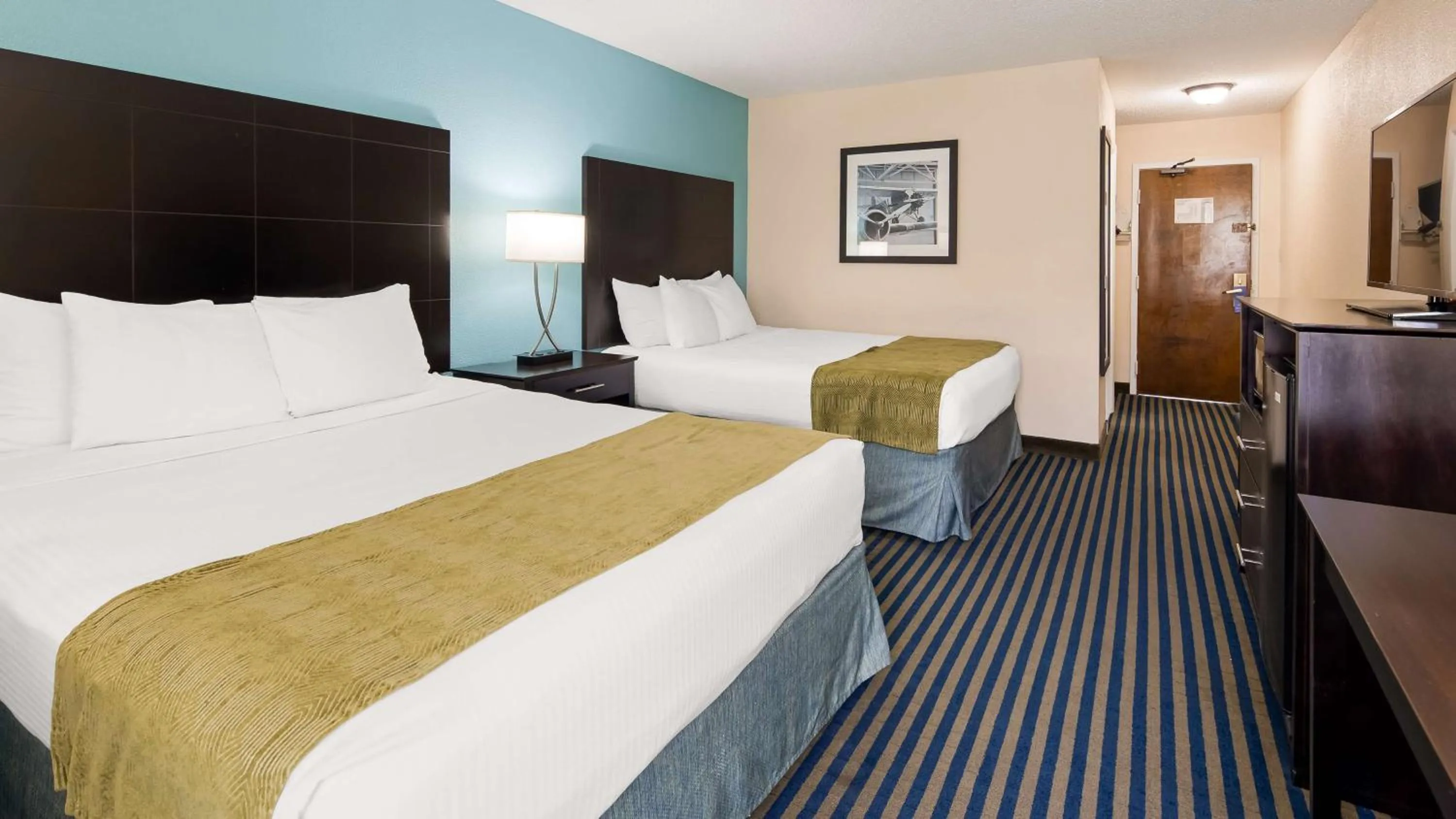 Queen Room with Two Queen Beds - Non-Smoking in Best Western Leesburg