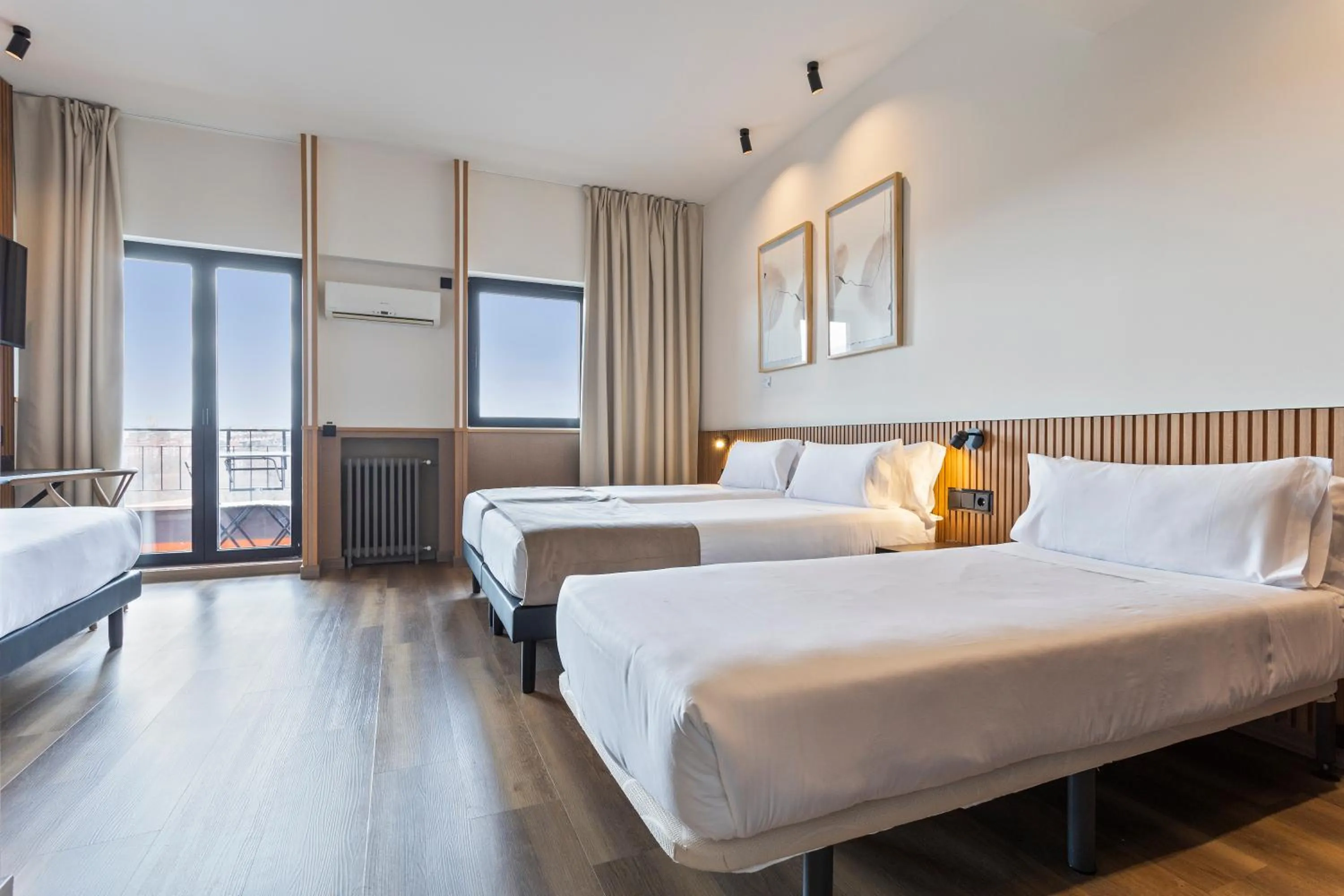 Superior Quadruple Room in Hotel Acta Madfor