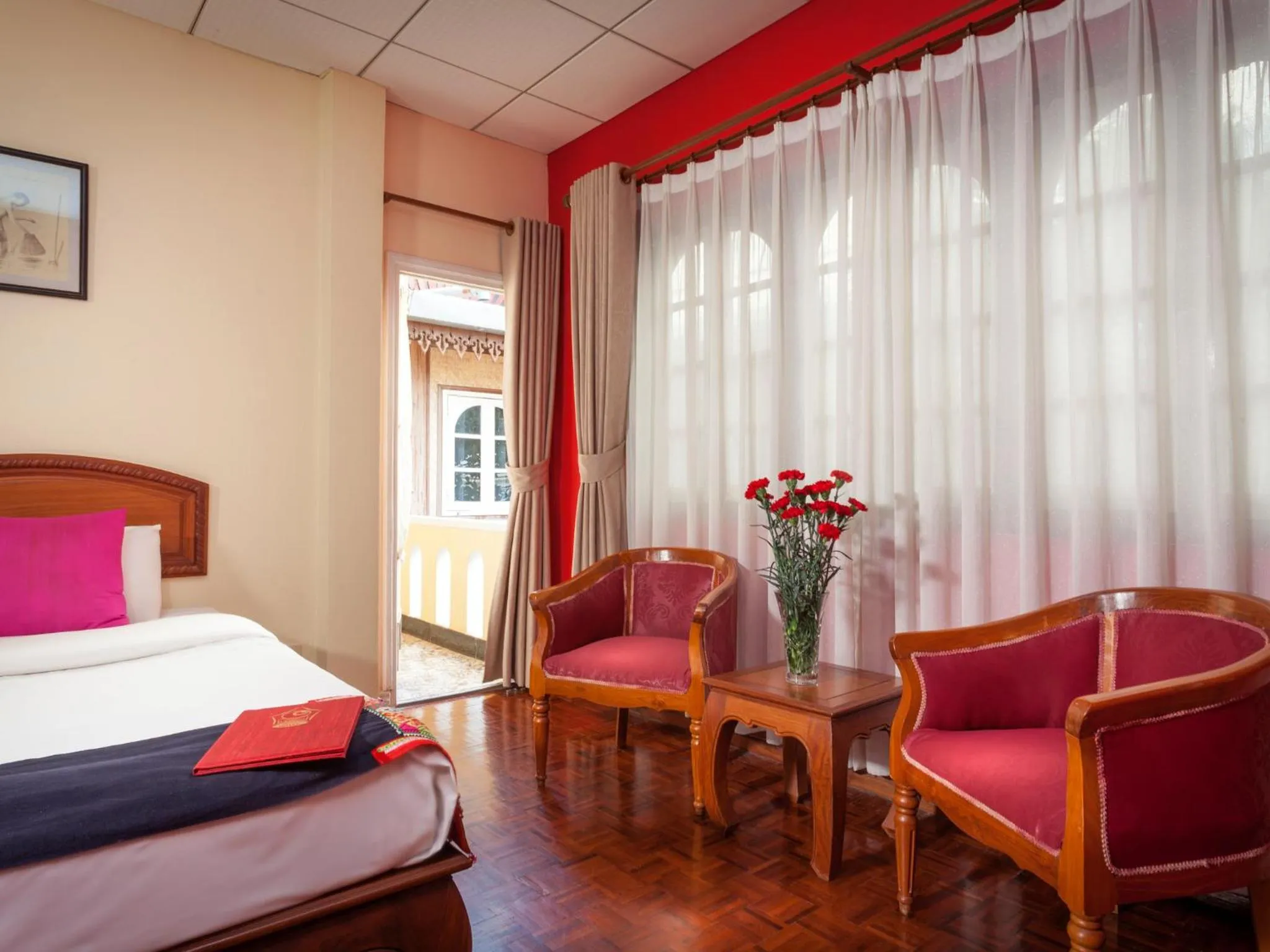 Superior Twin Room in Chandara Boutique Hotel