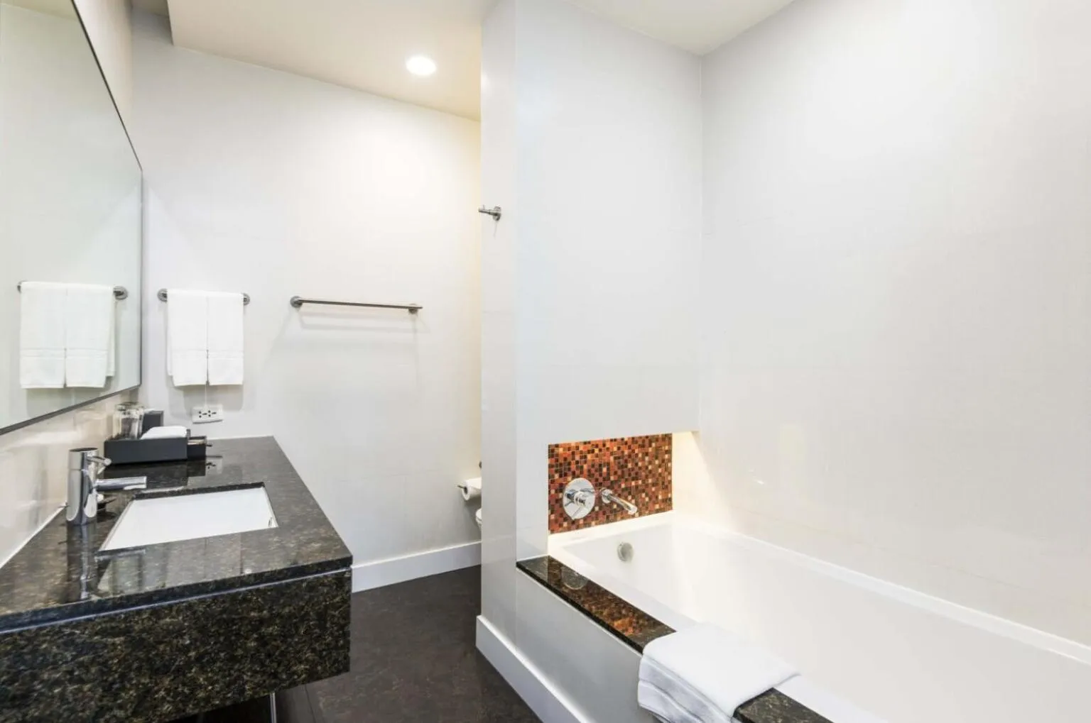 Grand Deluxe Club Twin City View in Chatrium Hotel Riverside Bangkok