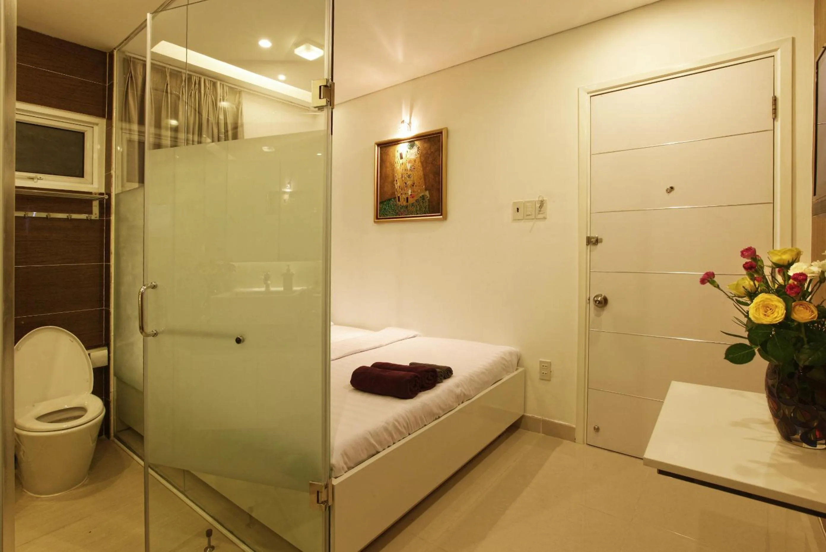 Standard Double Room without Window in Yellow House Saigon