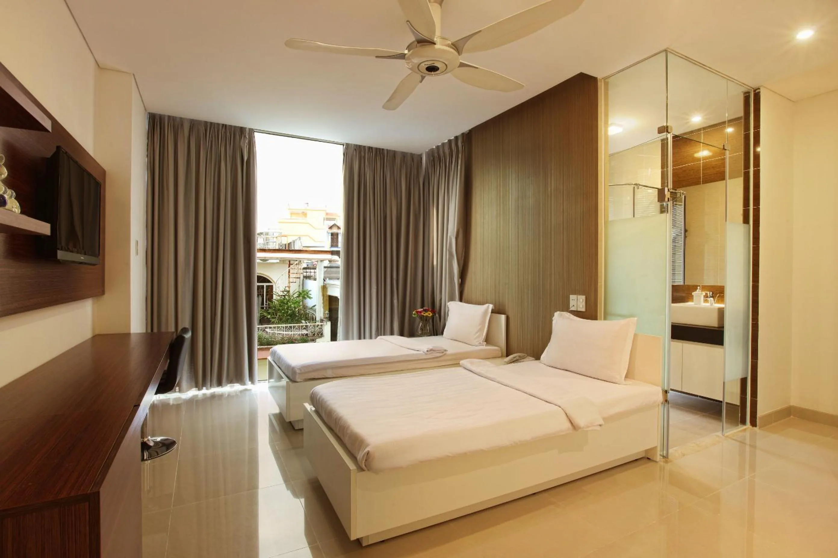 Deluxe Twin Room in Yellow House Saigon