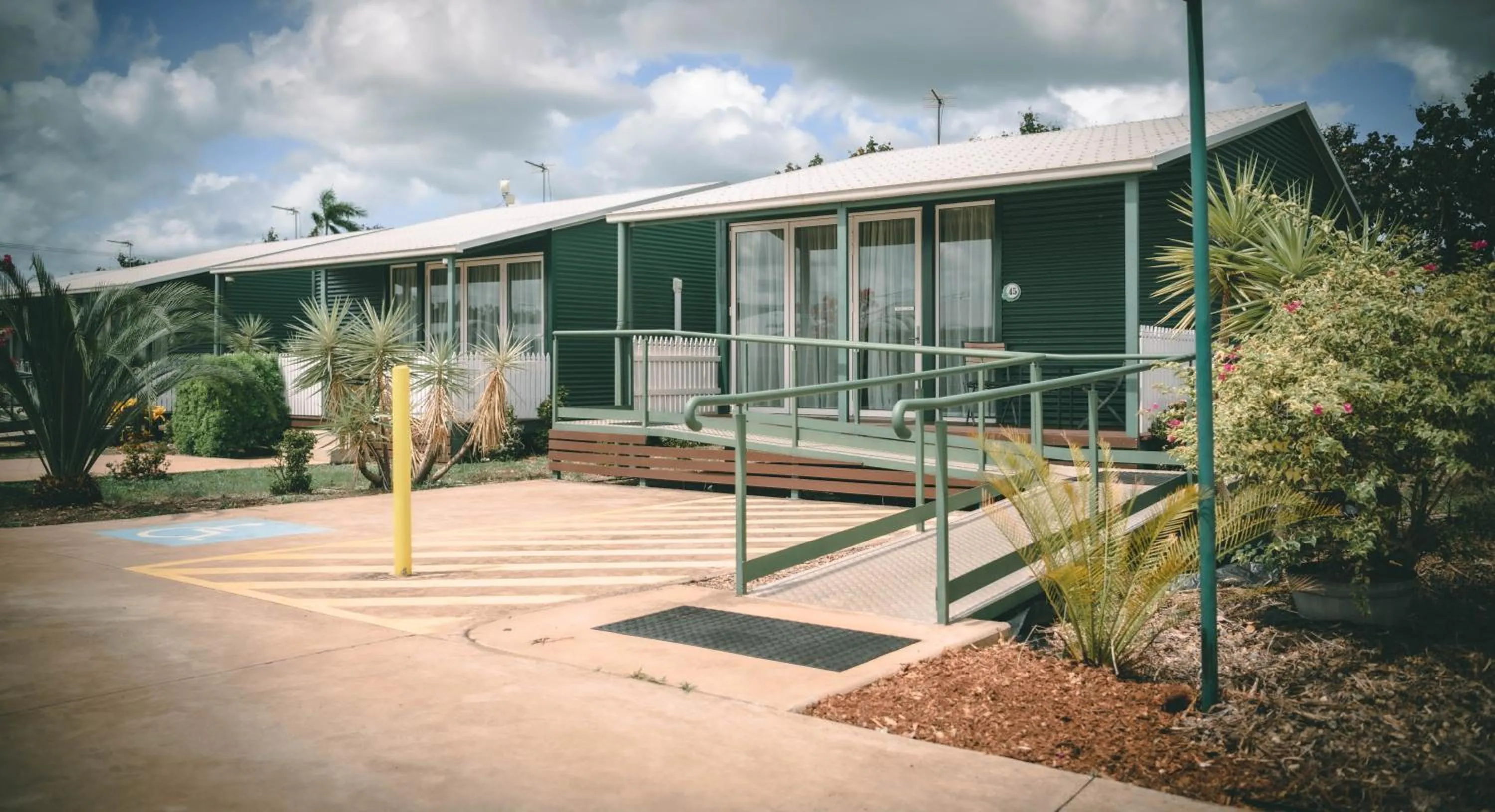 Twin Room - Disability Access in Darwin Resort