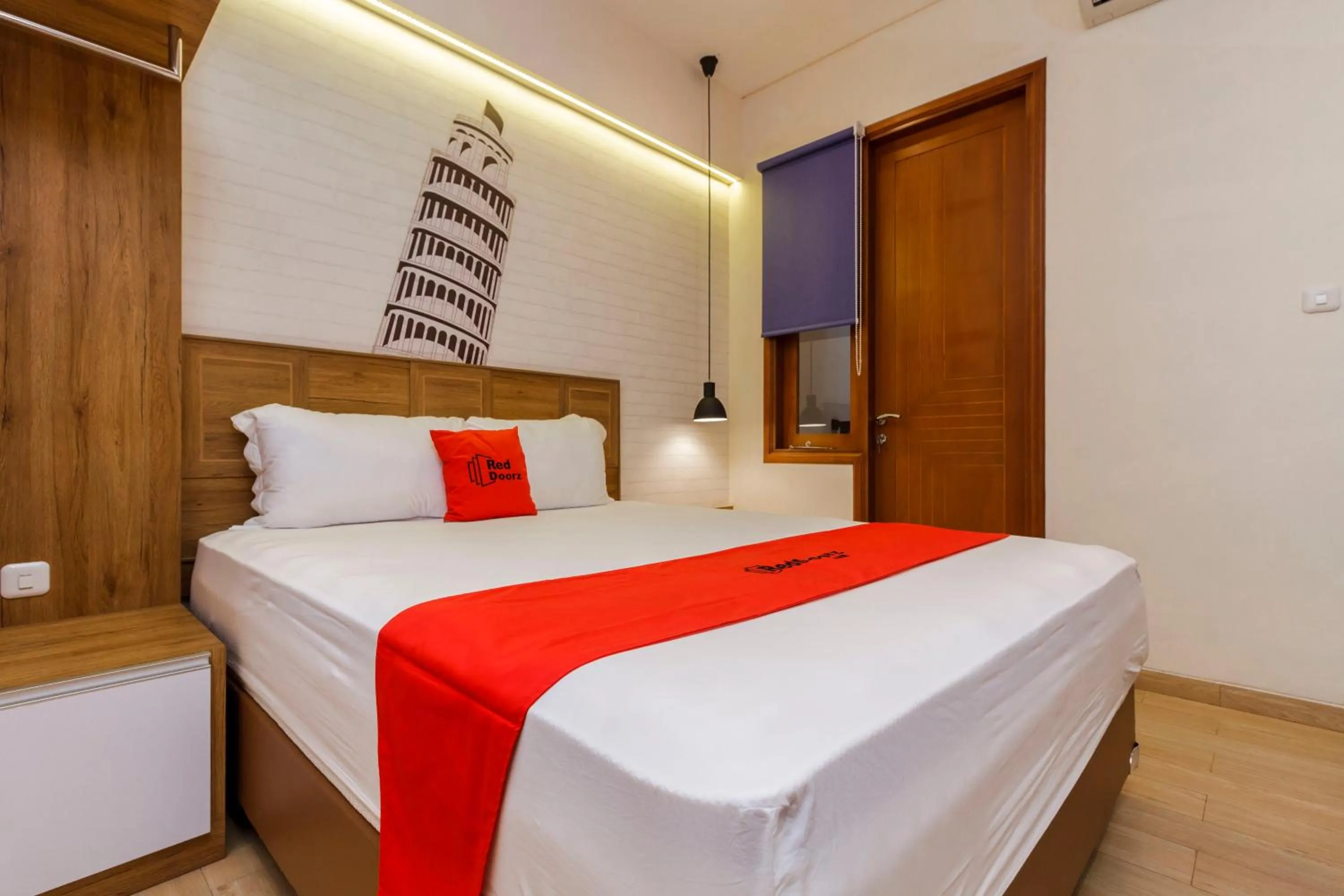 Double Room in RedDoorz Plus @ CBD Bintaro