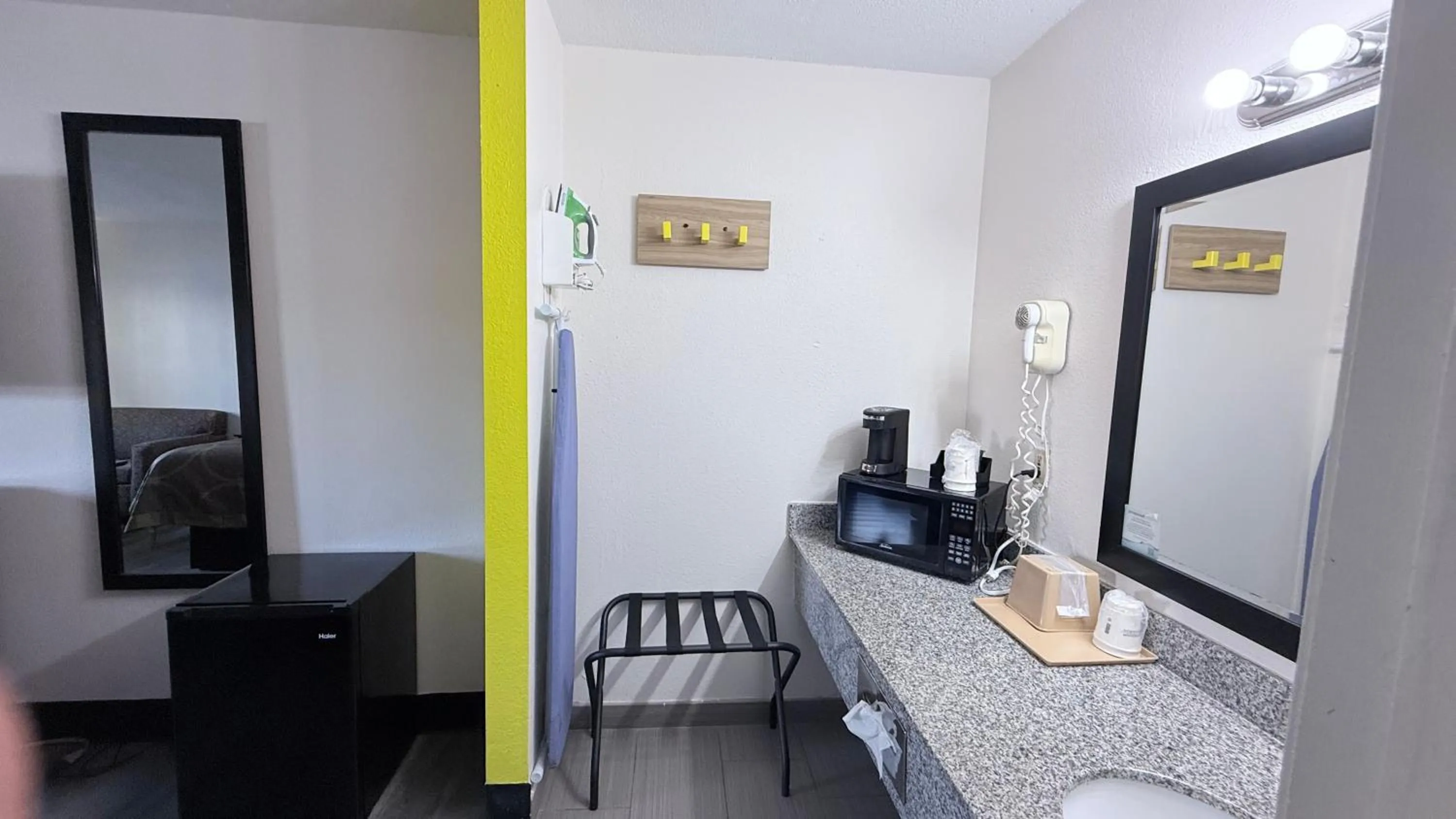 King Room - Non-Smoking in Super 8 by Wyndham Monticello AR