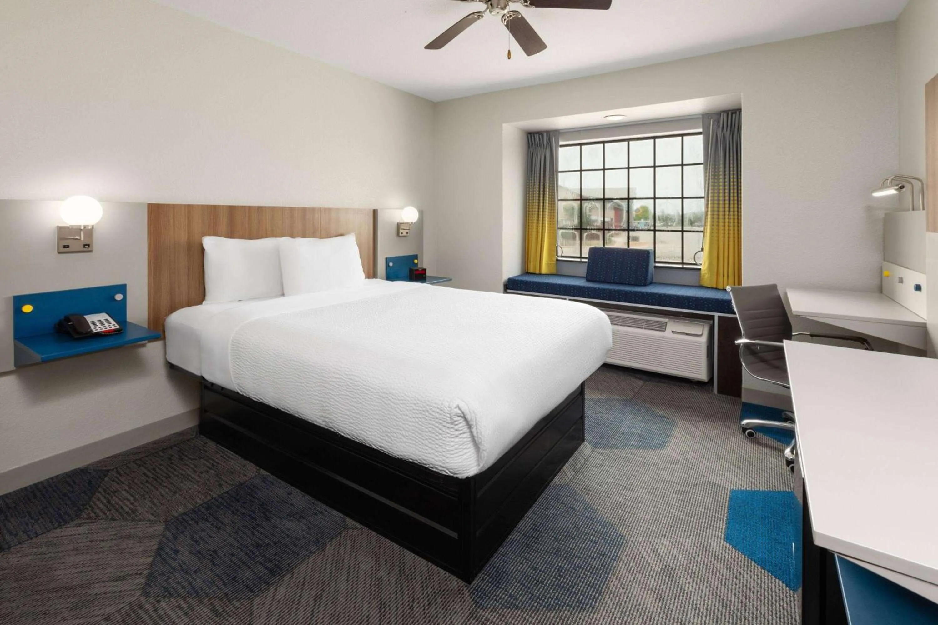 Queen Room - Disability Access/Non-Smoking in Microtel Inn & Suites by Wyndham Buda Austin South