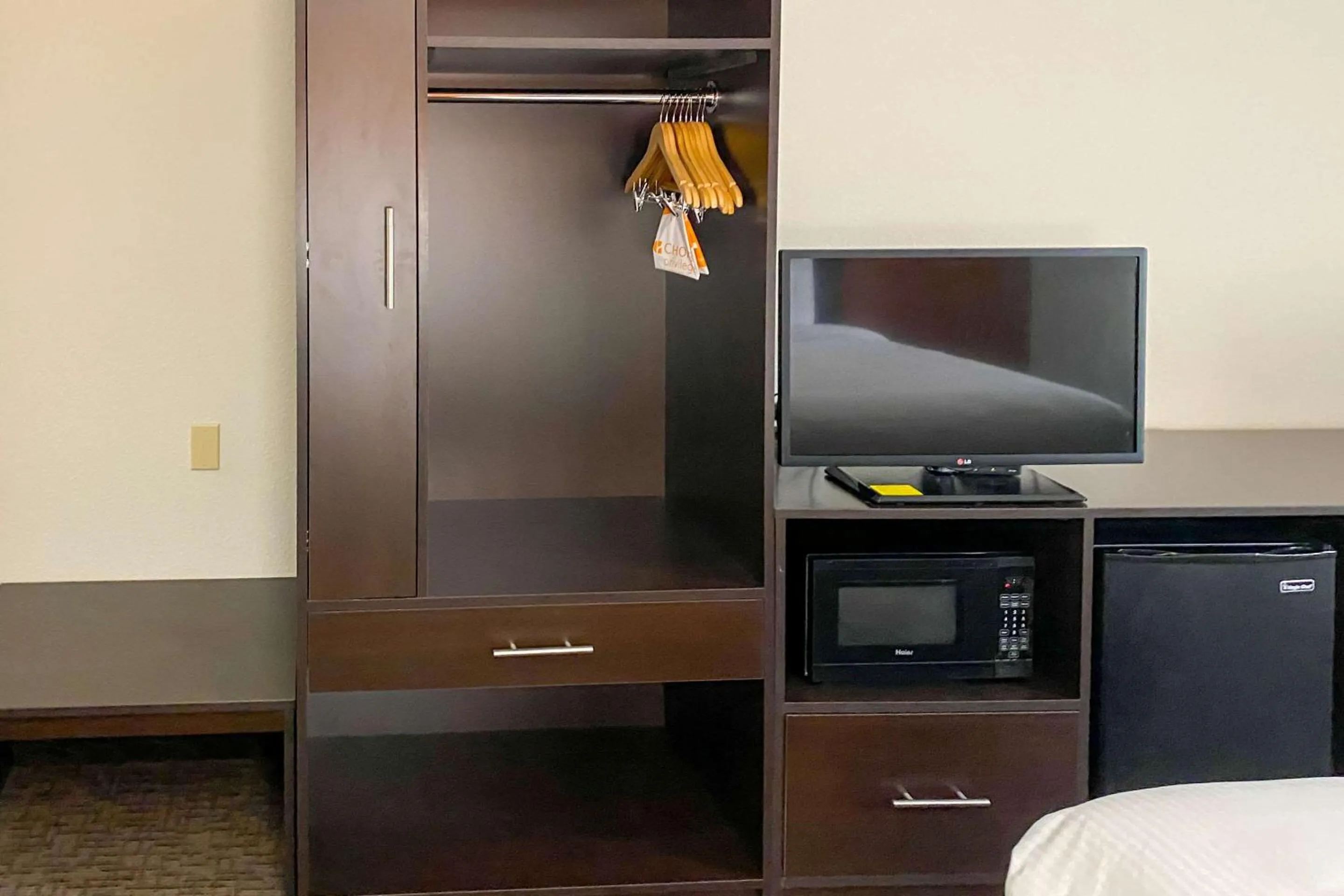 Queen Room - Accessible/Non-Smoking in Sleep Inn & Suites Decatur West