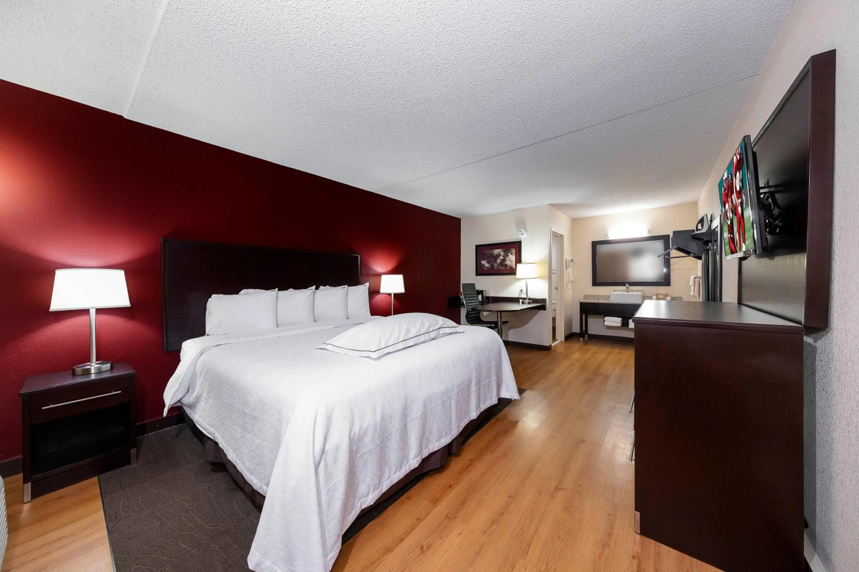 Premium King Room Smoke Free (Upgraded Bedding & Snack Box) in Red Roof Inn PLUS+ Huntsville – Madison