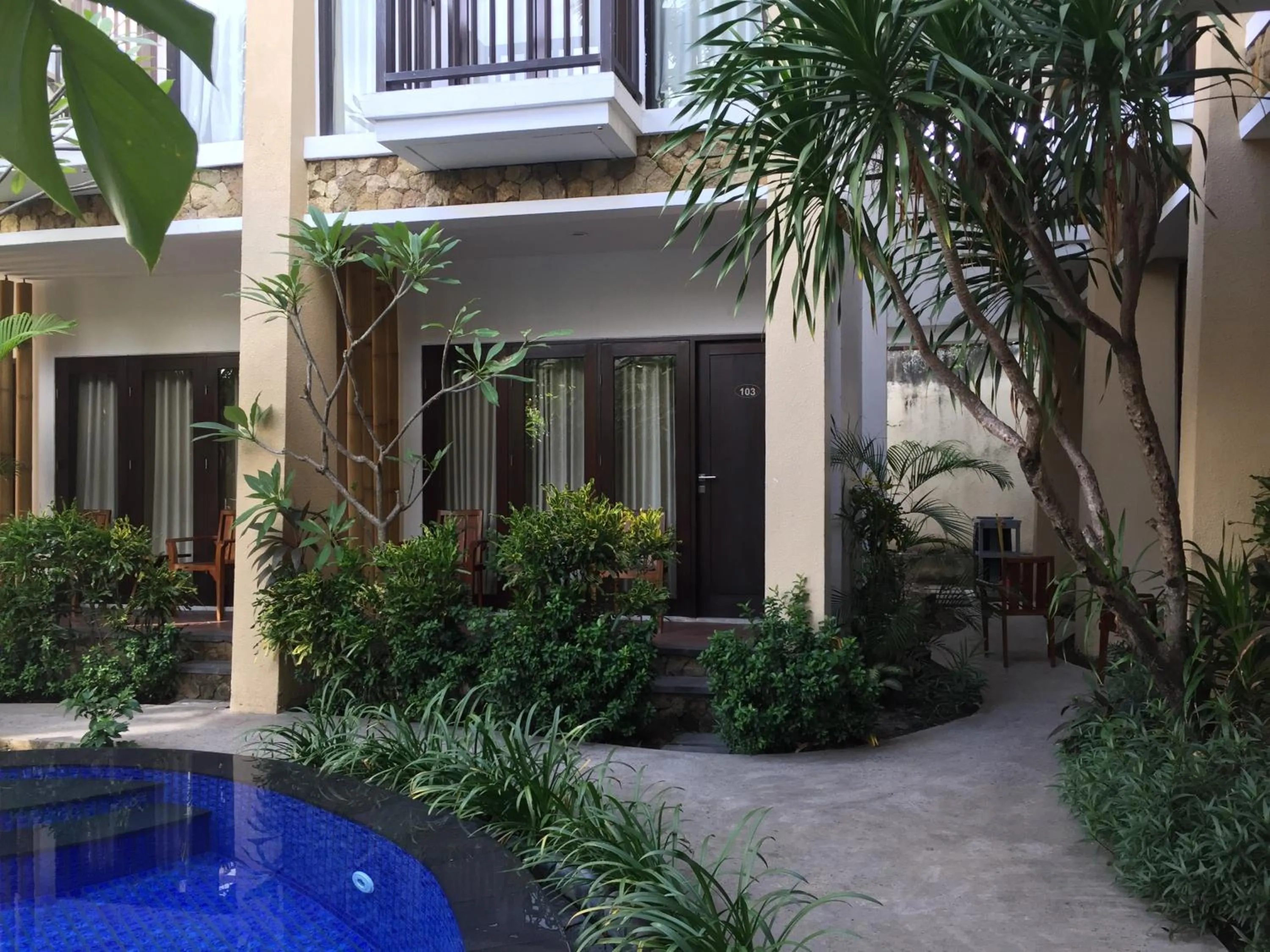 Deluxe Double or Twin Room with Pool Access in Suris Boutique Hotel