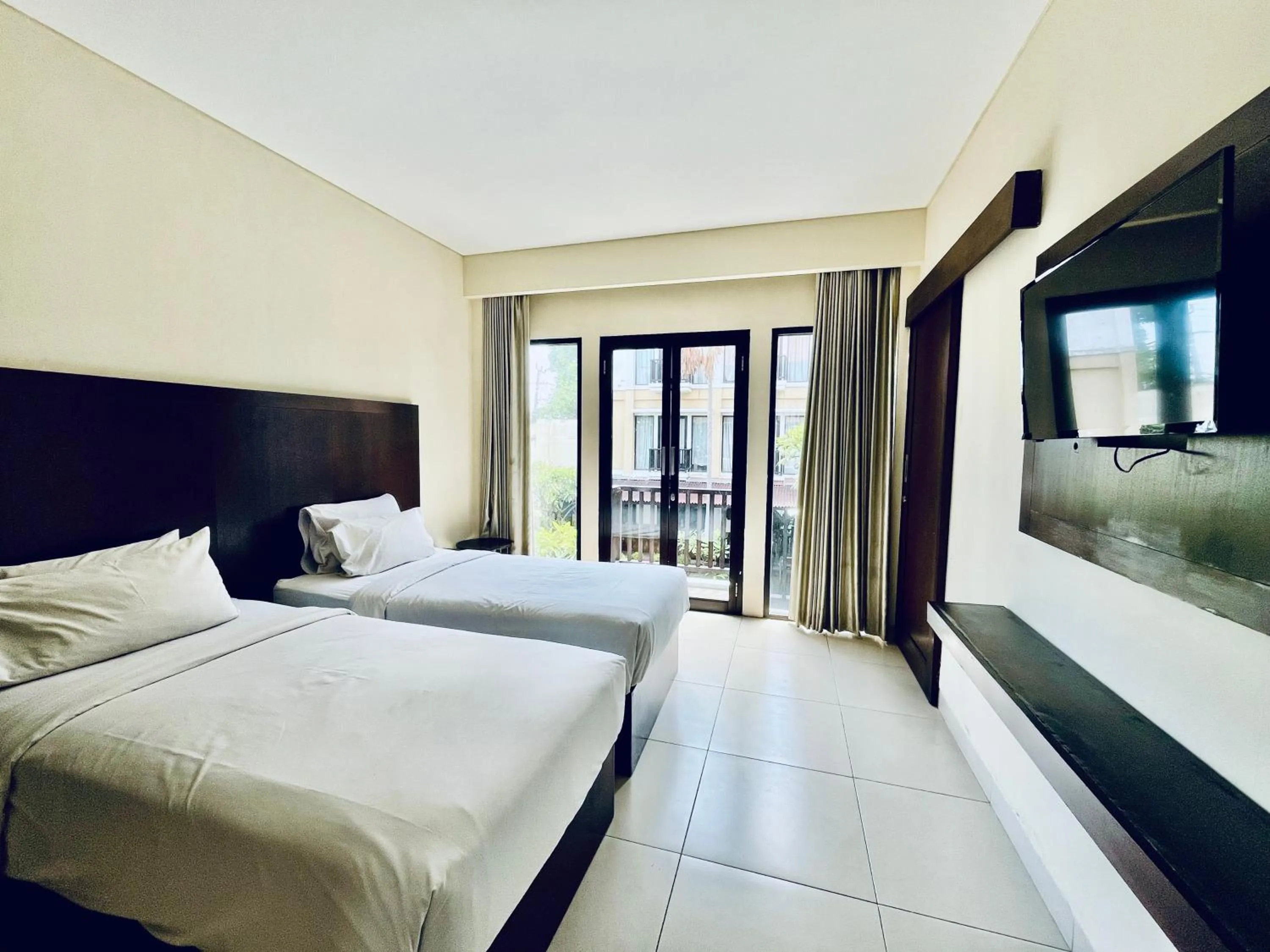 Superior Twin Room in Suris Boutique Hotel