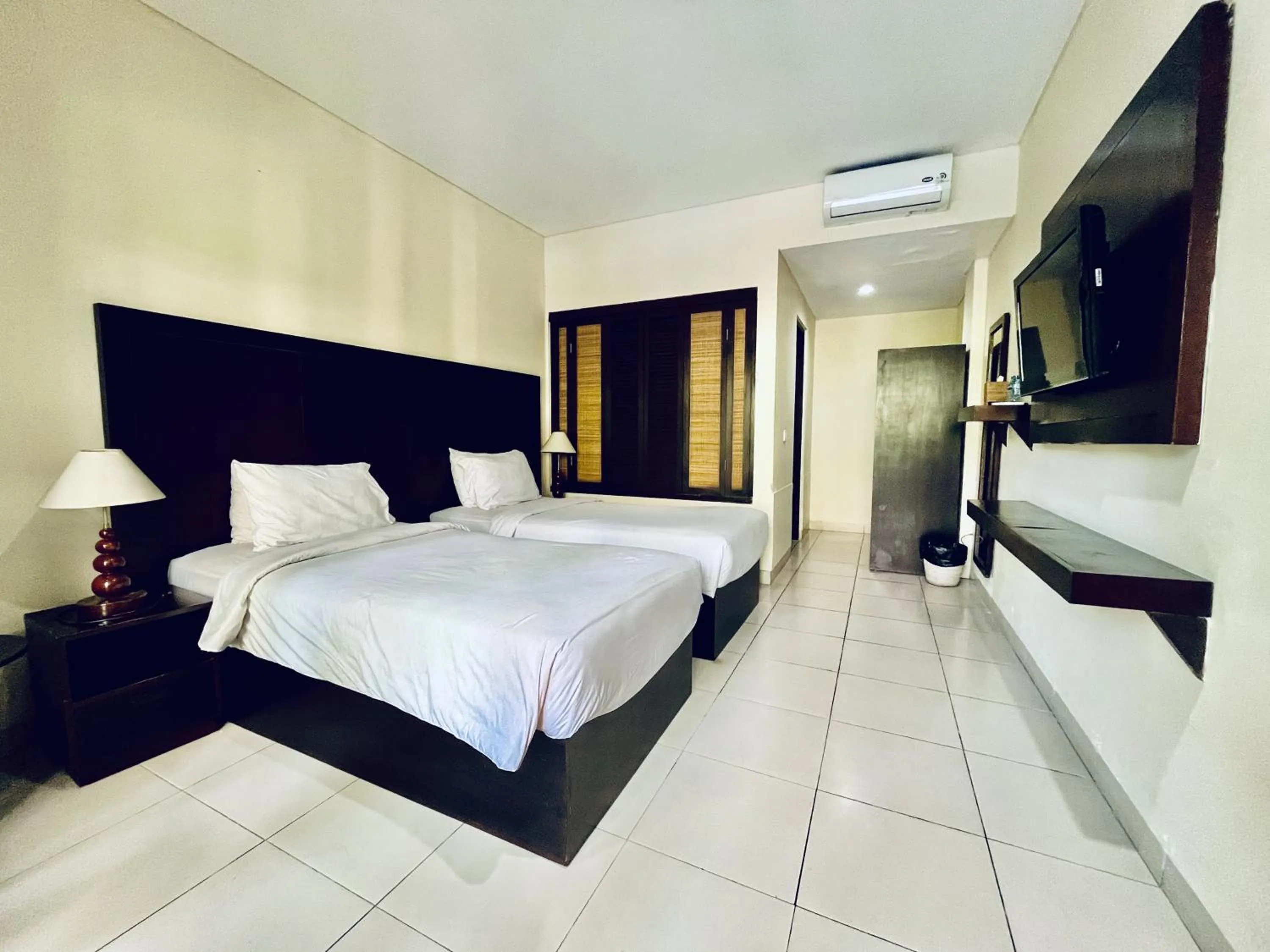 Deluxe Twin Room in Suris Boutique Hotel