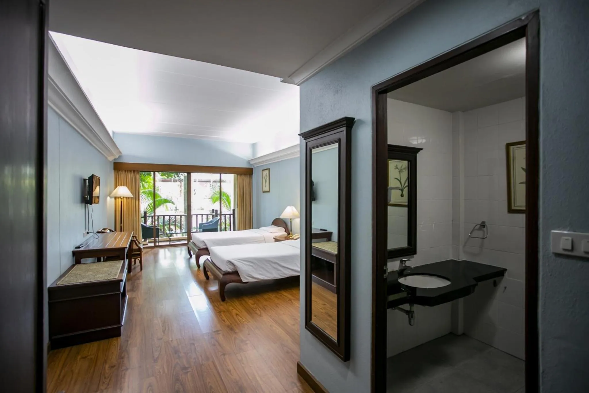 Deluxe Twin Room in Mae Pim Resort Hotel