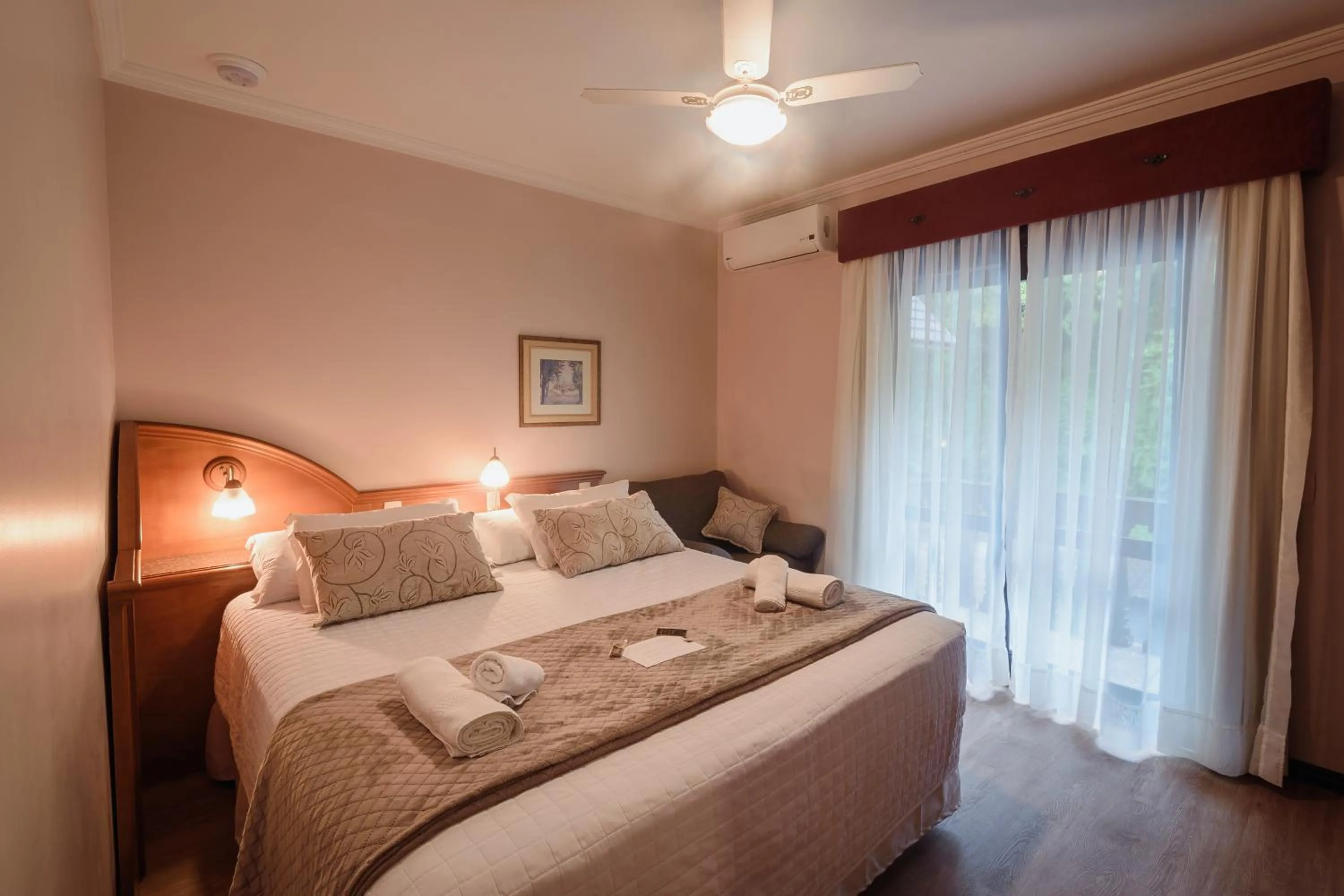 Triple Room with Balcony in Hotel Vista do Vale