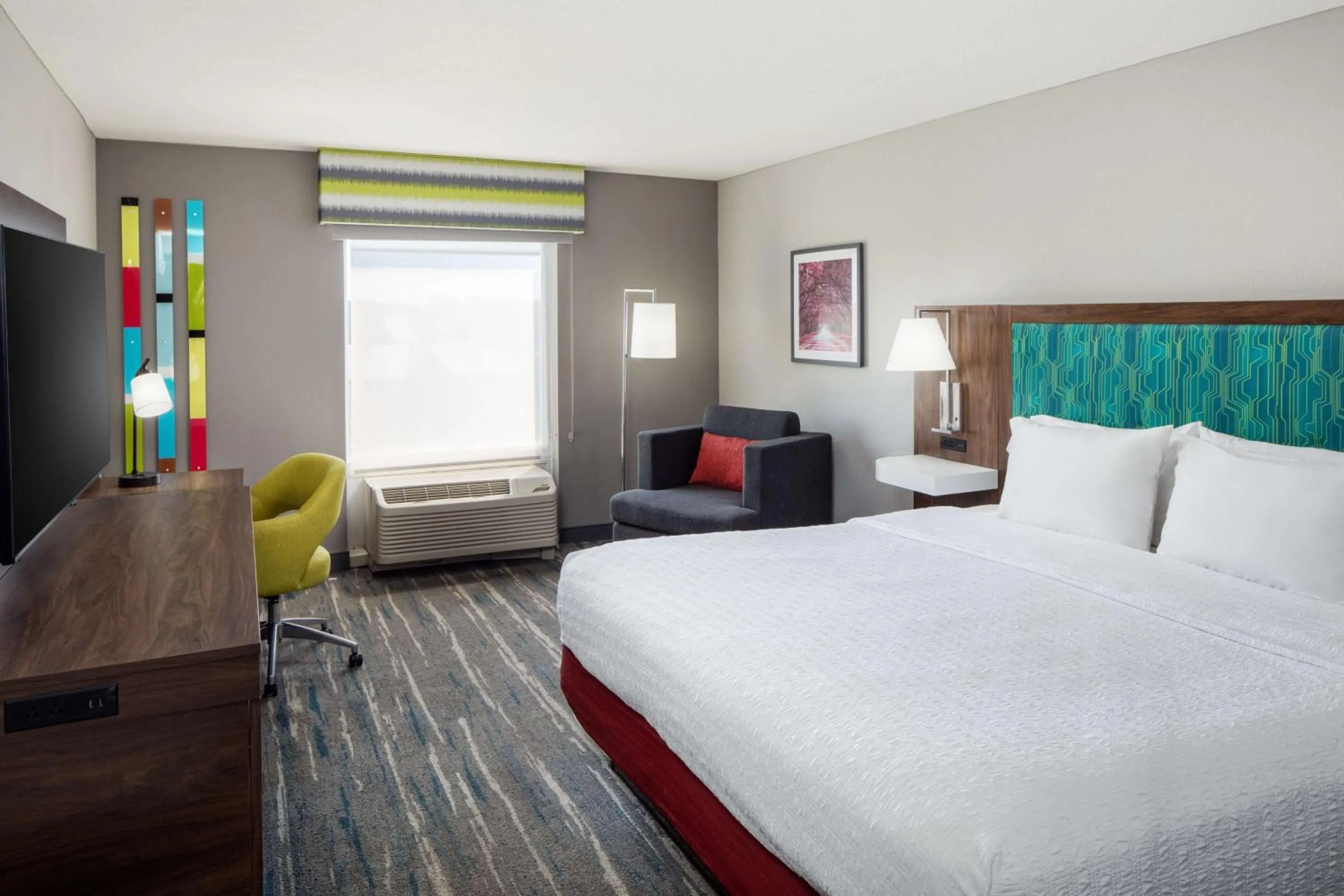 King Room with King Bed - Non-Smoking in Hampton Inn & Suites Savannah - I-95 South - Gateway