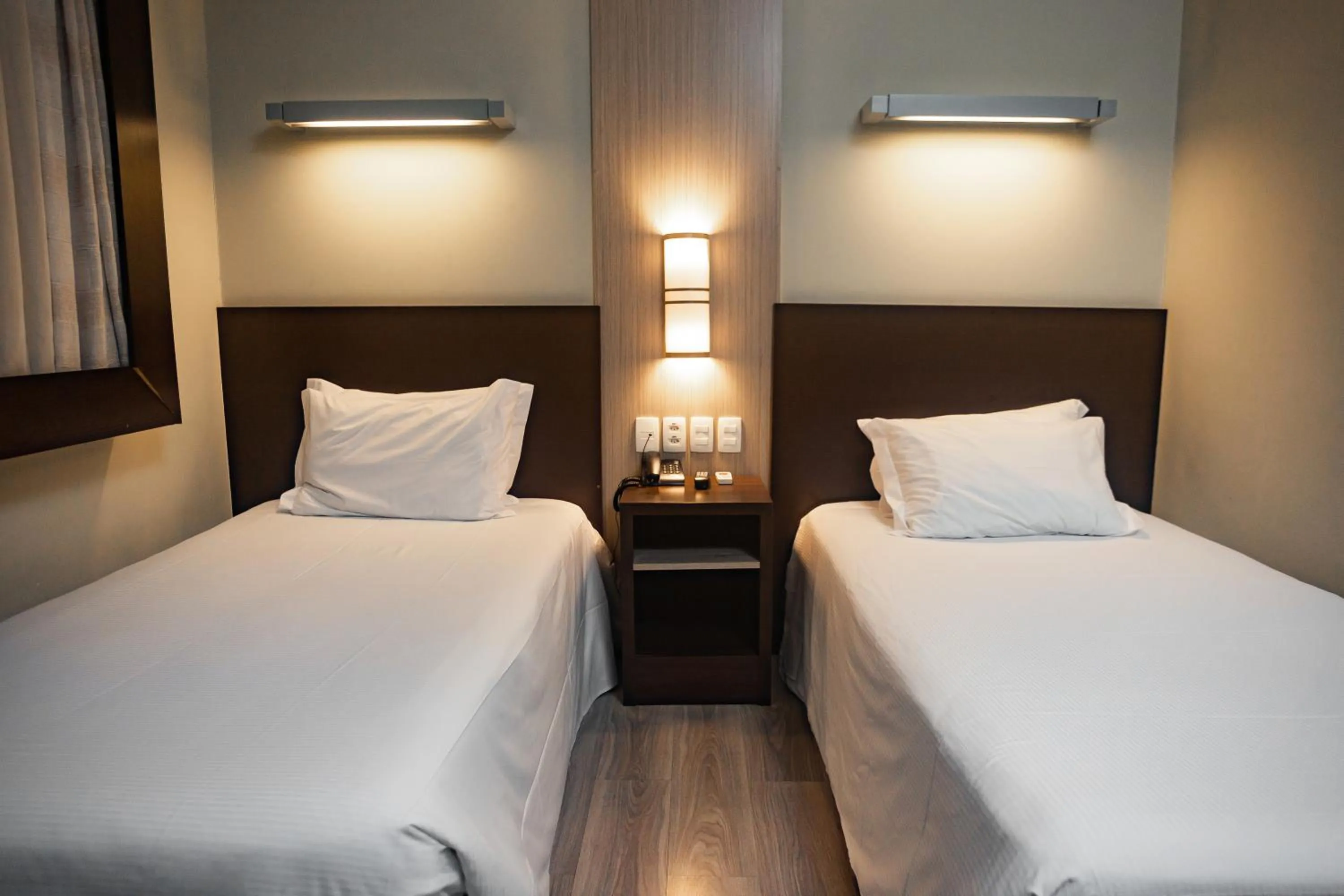 Economy Twin Room in Master Cosmopolitan Moinhos de Vento