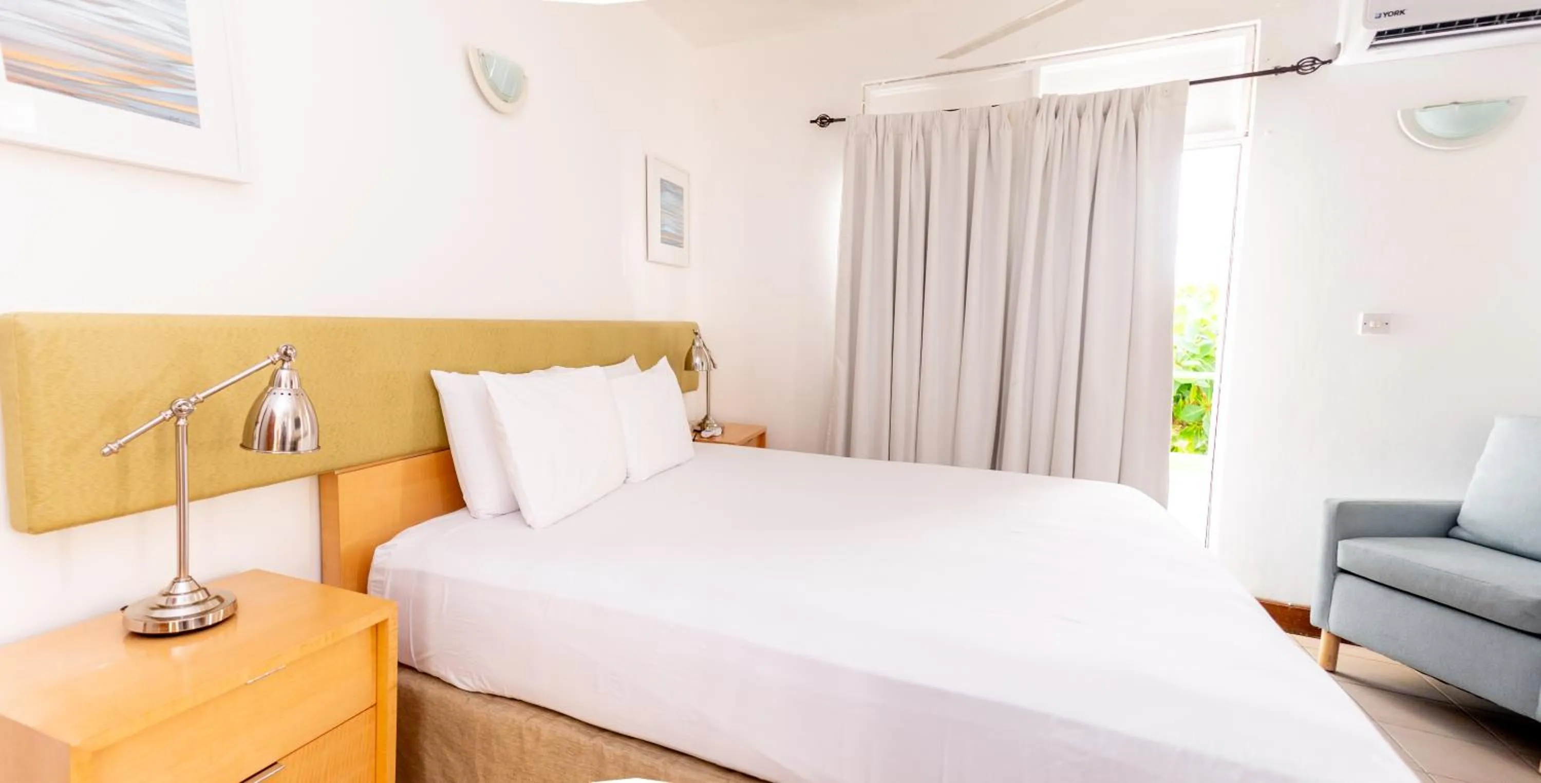 Queen Room with Sea View in Ocean's Edge Lodge Restaurant & Bar