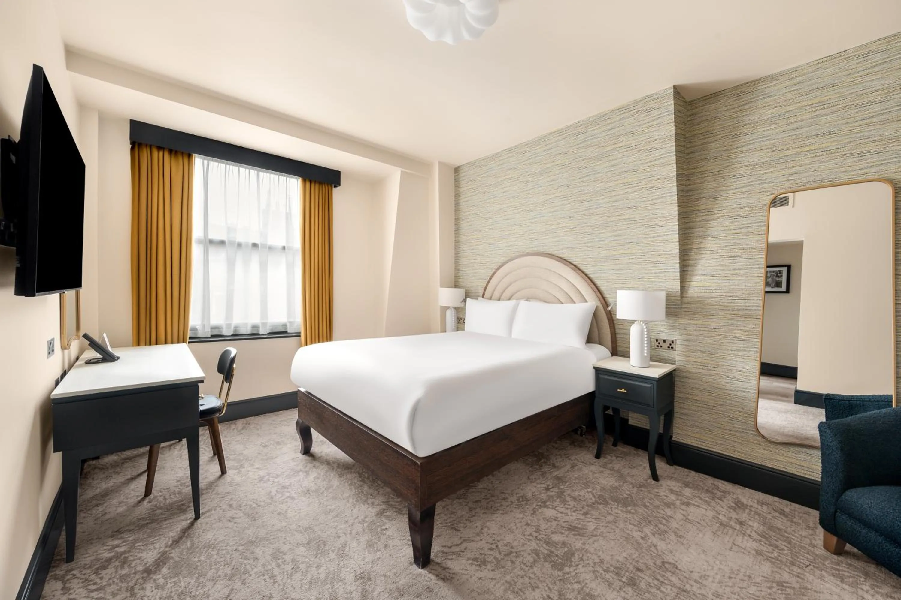 Standard Queen Room in Hotel Indigo London - Kensington by IHG