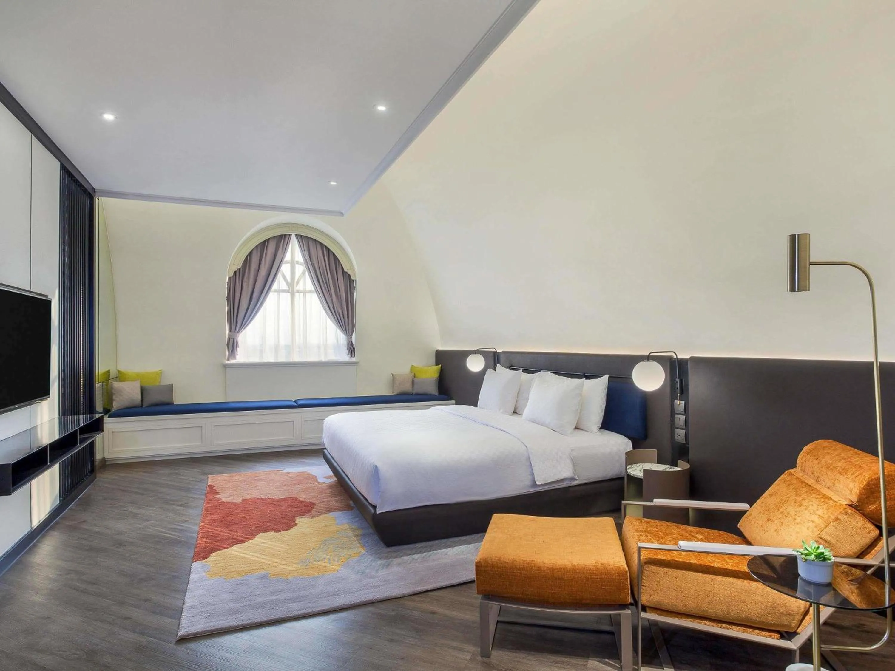 Executive Suite One King in Mercure Jakarta Batavia