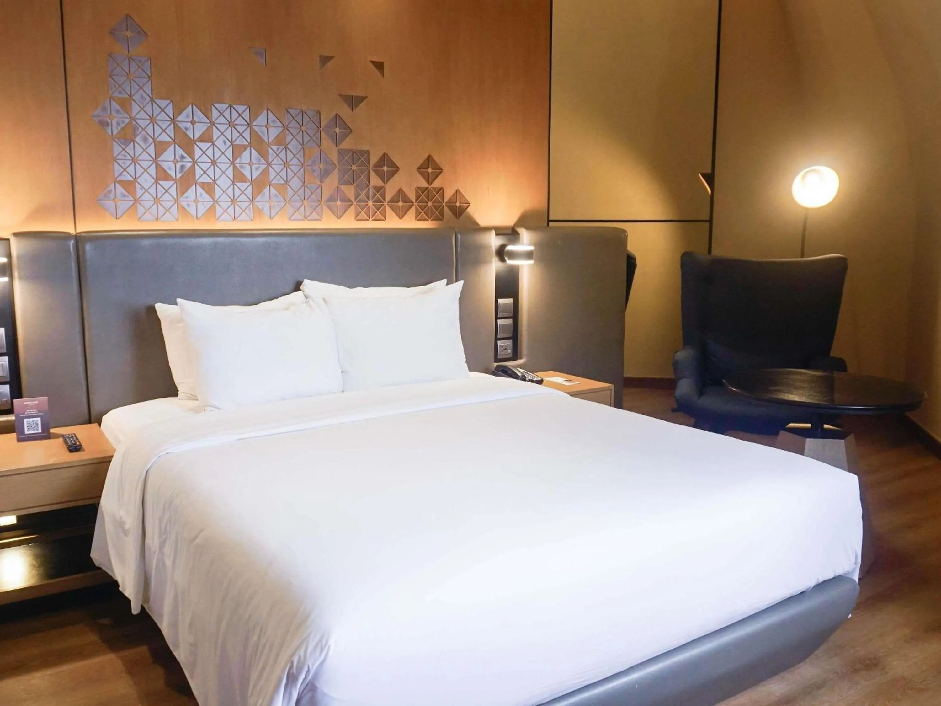 Classic Double Room - Inland Side in Mercure Jakarta Batavia