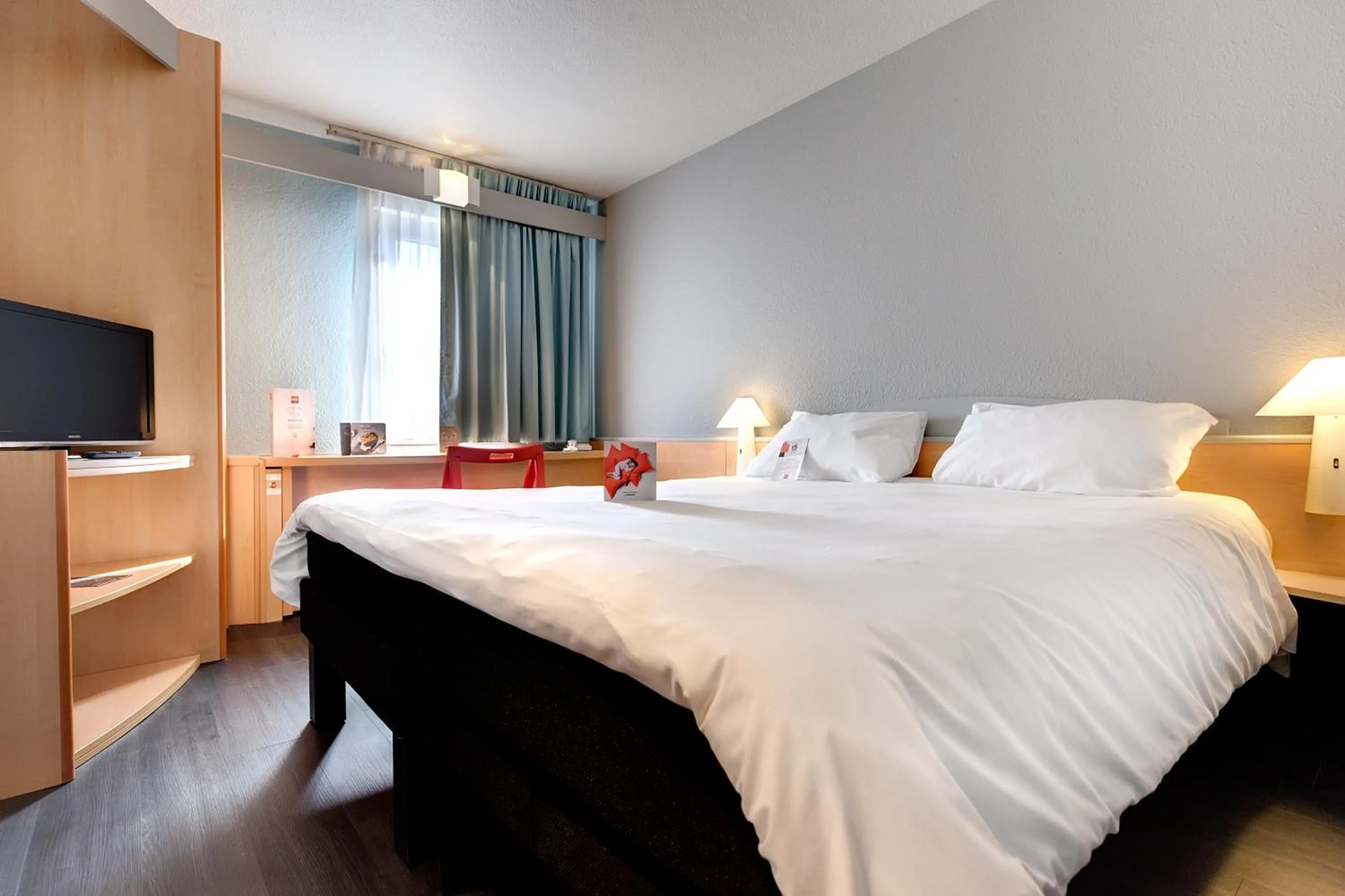Standard Double Room - Mobility Accessible in Ibis Agen Centre Gare