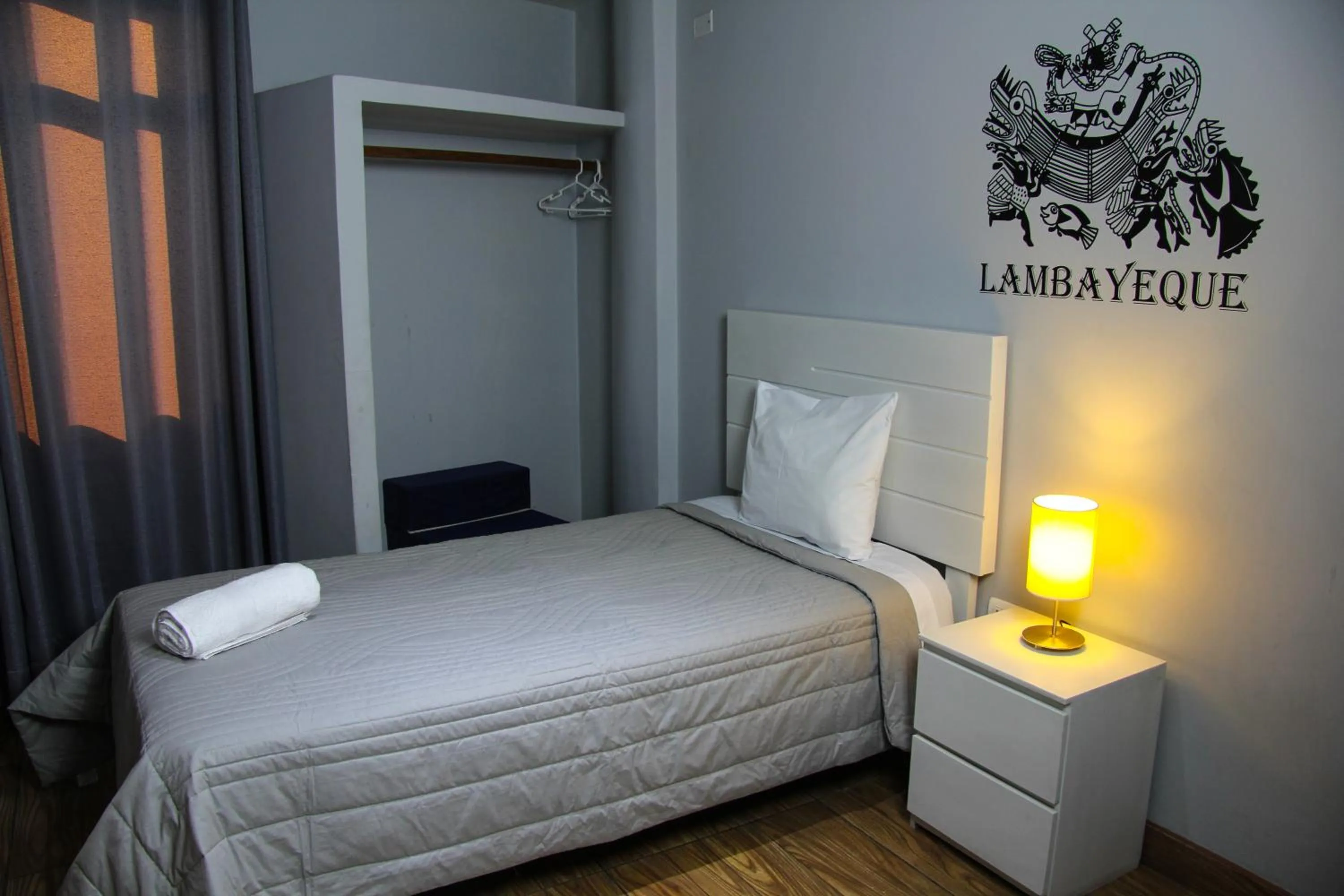 Single Room in Lima Airport Tampu
